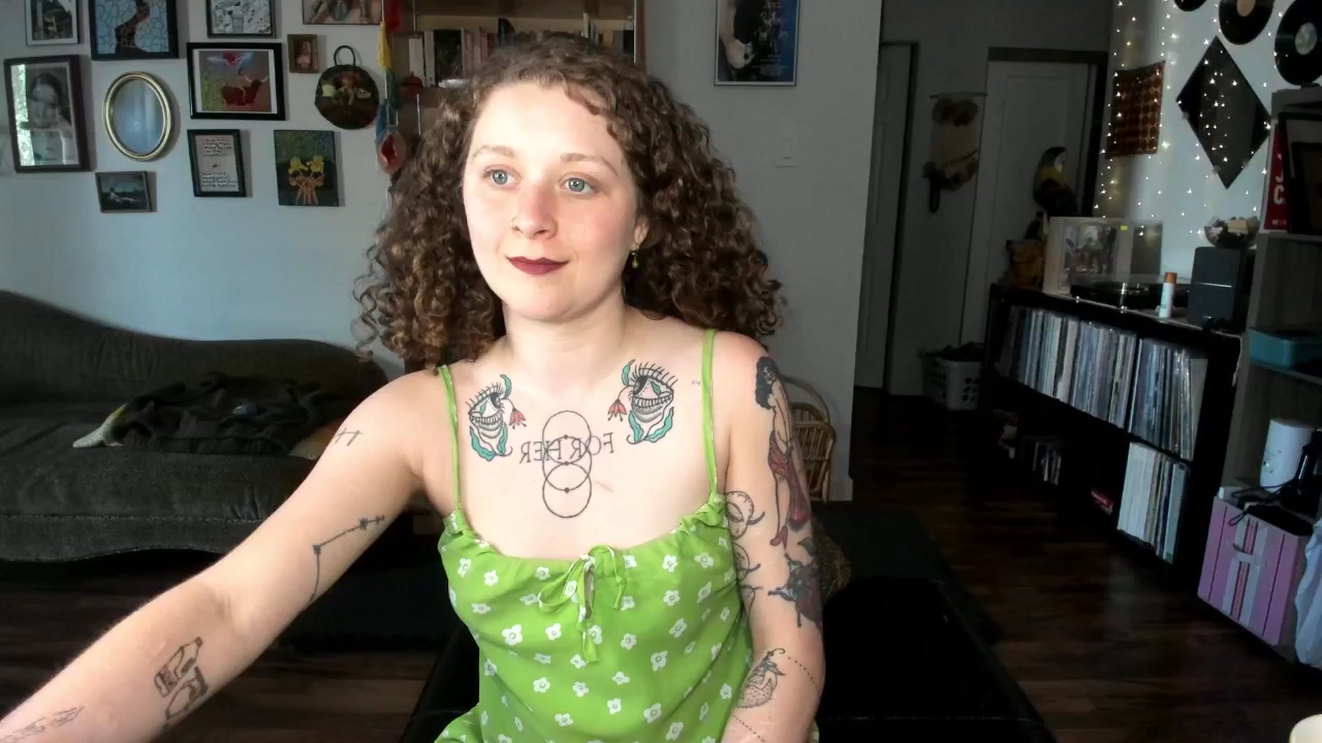 Gallery image thumbnail from PeachyQueen_'s myfreecams stream on, 06/09/2025, 21:58 image 14 of 20