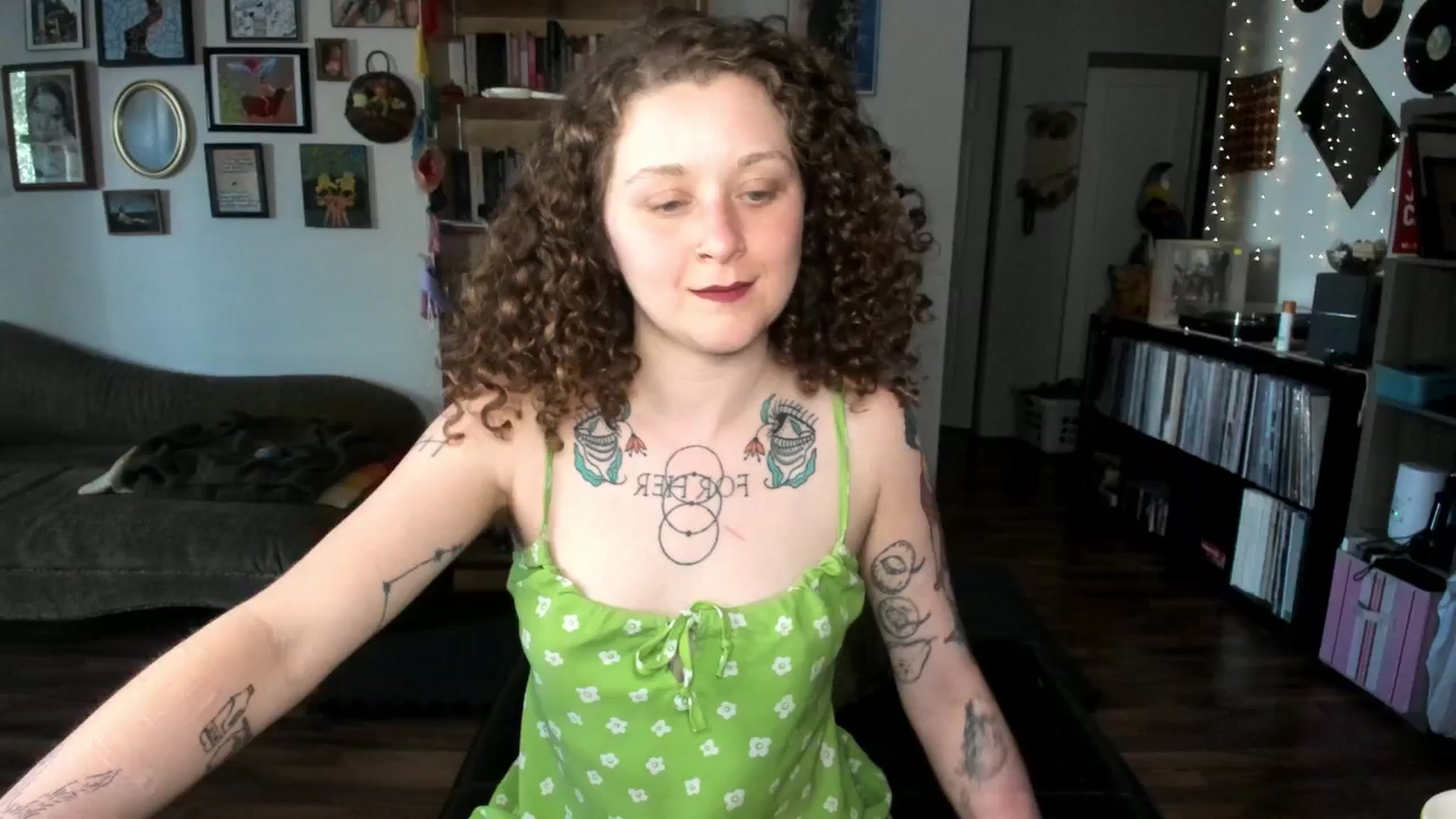 Gallery image thumbnail from PeachyQueen_'s myfreecams stream on, 06/09/2025, 21:58 image 18 of 20