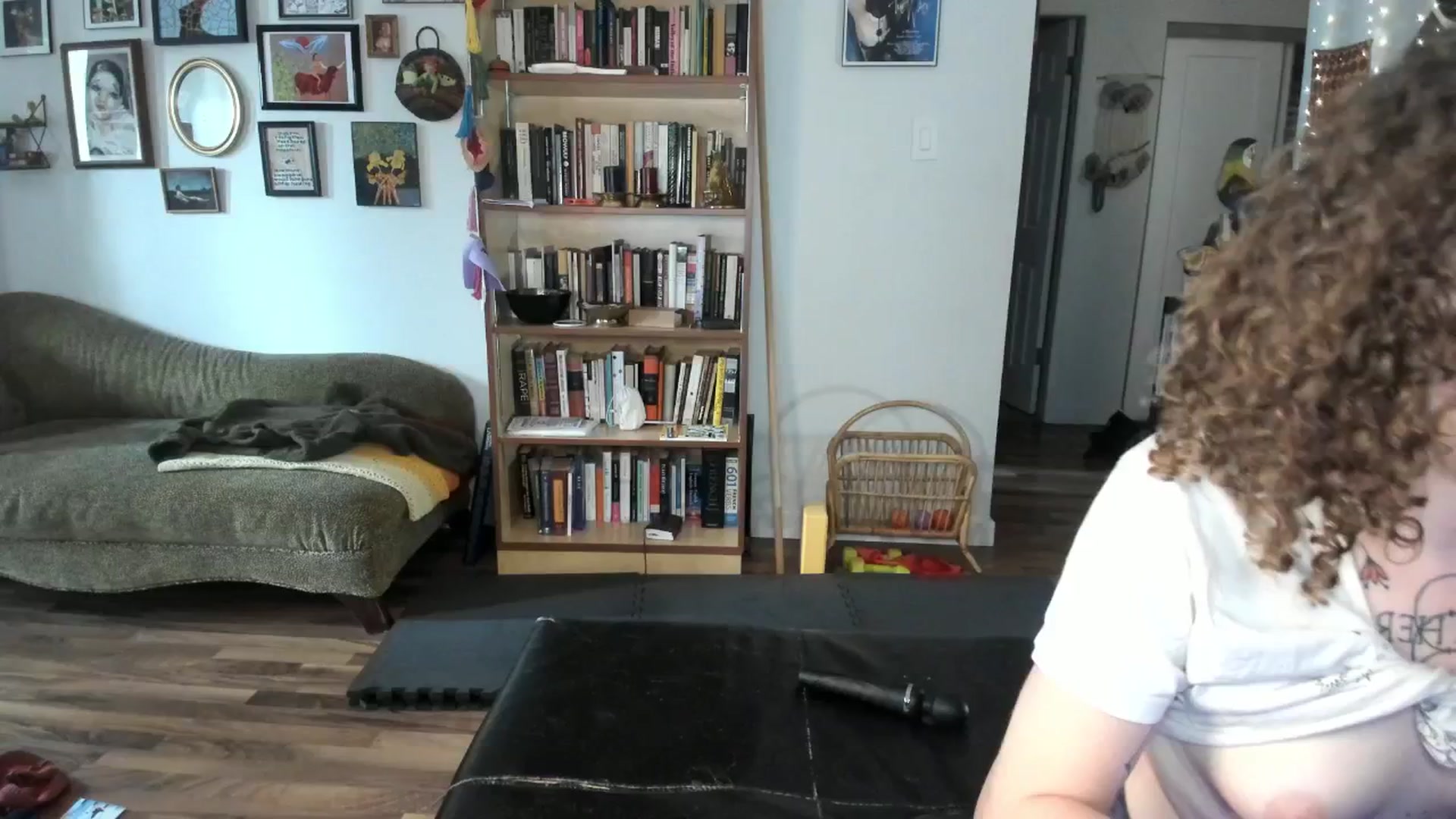 Gallery image thumbnail from PeachyQueen_'s myfreecams stream on, 06/11/2025, 19:52 image 8 of 20