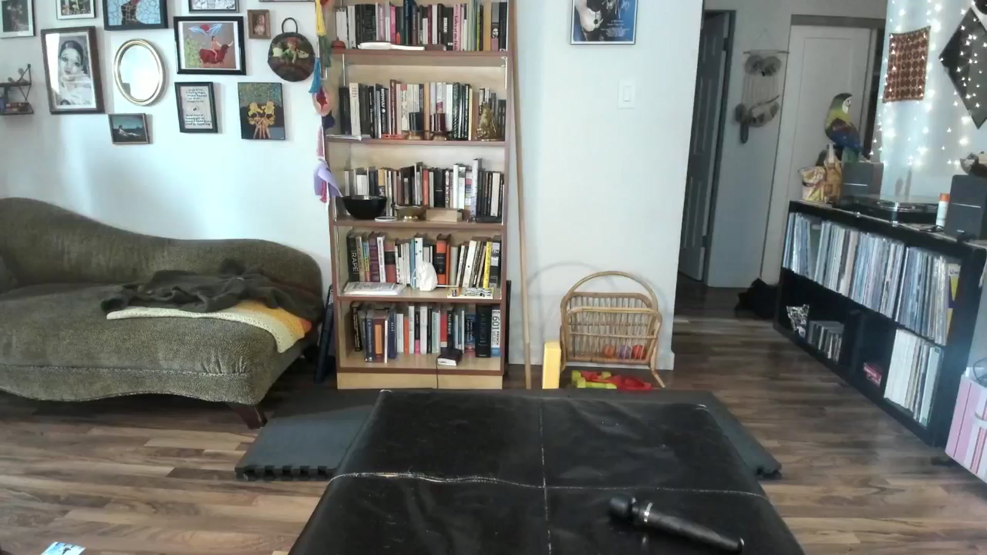 Gallery image thumbnail from PeachyQueen_'s myfreecams stream on, 06/11/2025, 19:52 image 18 of 20