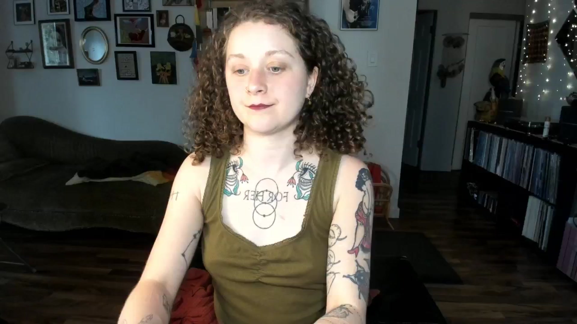 Gallery image thumbnail from PeachyQueen_'s myfreecams stream on, 06/12/2025, 21:30 image 12 of 20