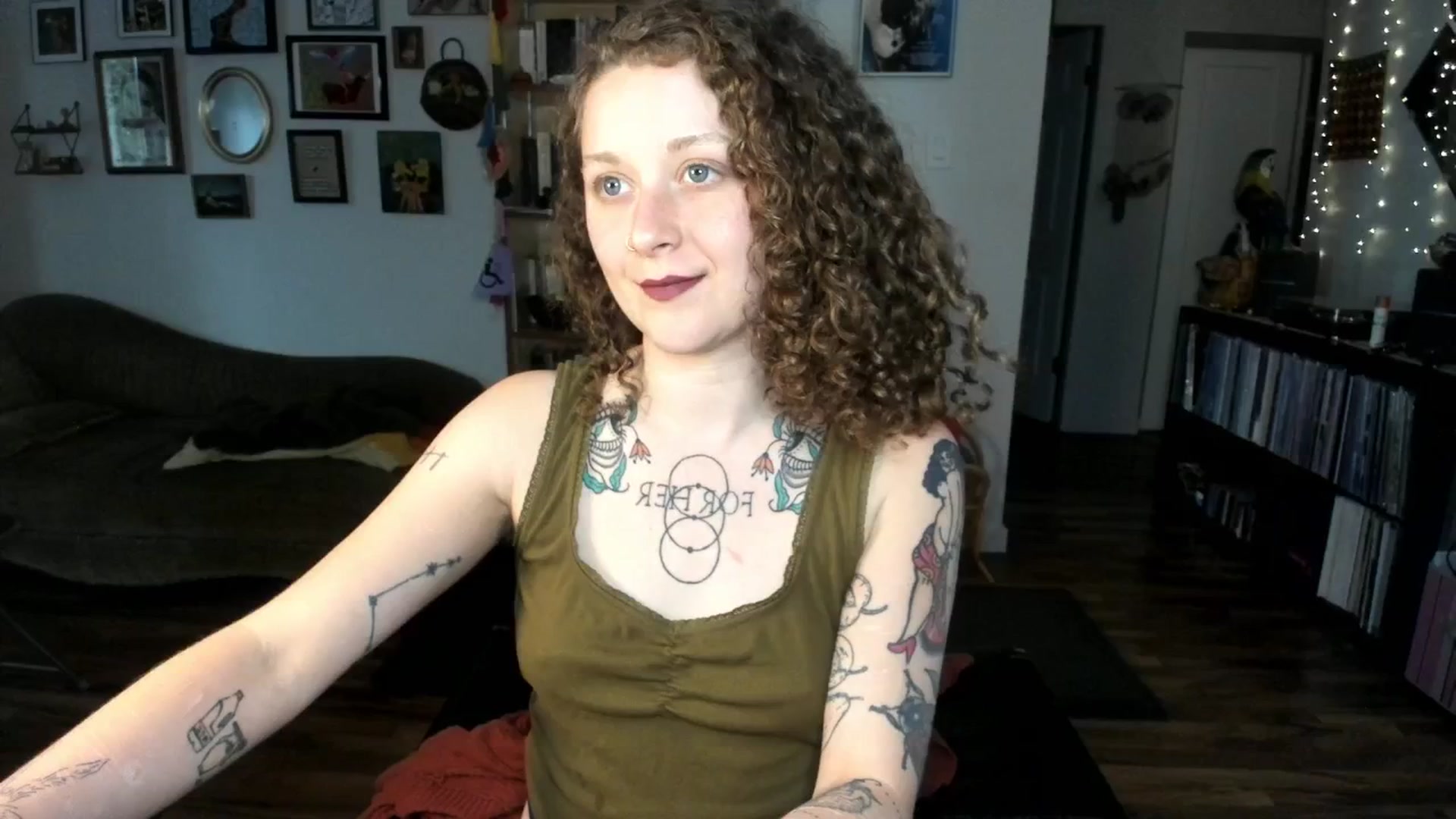 Gallery image thumbnail from PeachyQueen_'s myfreecams stream on, 06/12/2025, 21:30 image 6 of 20