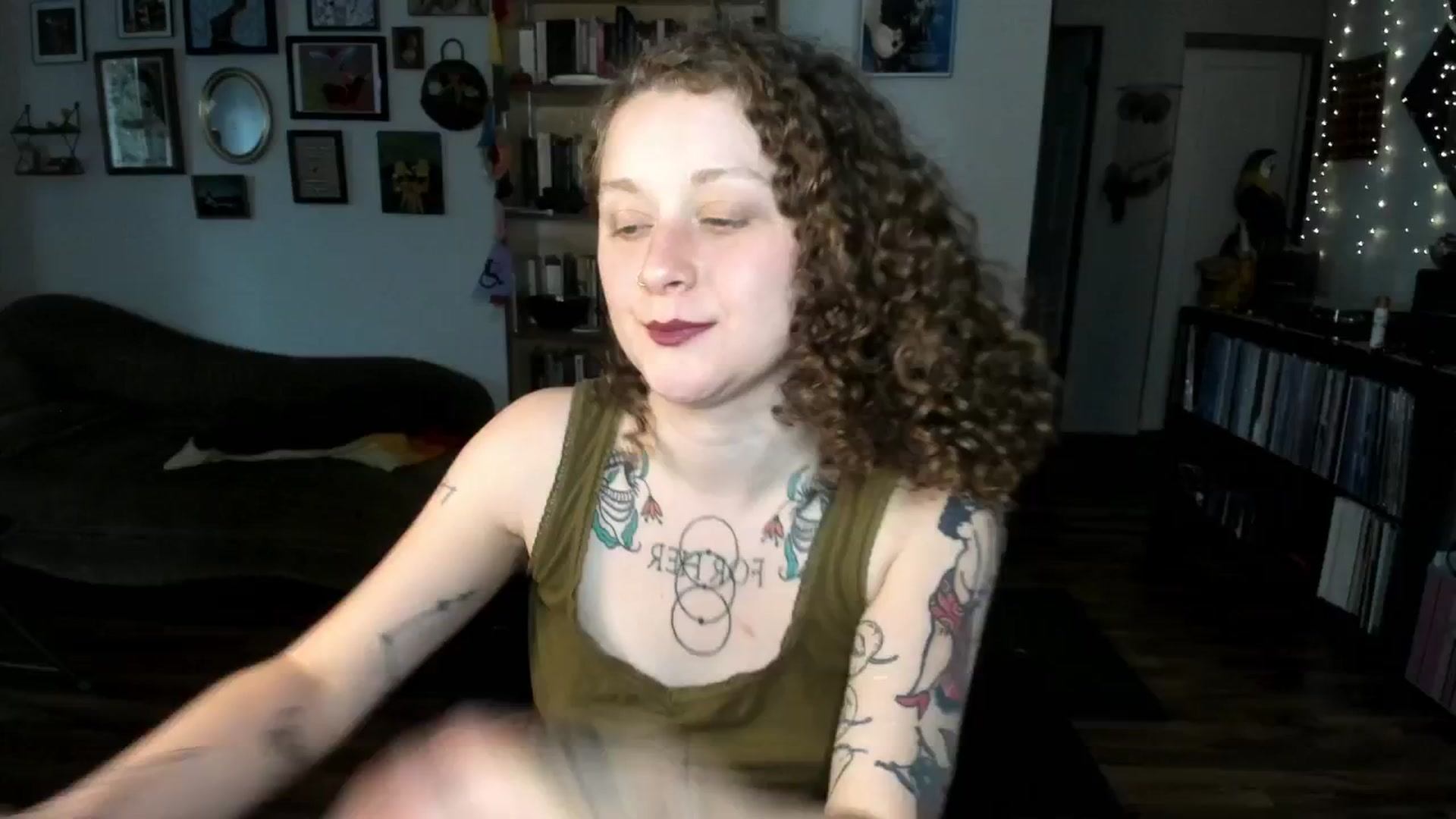 Gallery image thumbnail from PeachyQueen_'s myfreecams stream on, 06/12/2025, 21:30 image 7 of 20