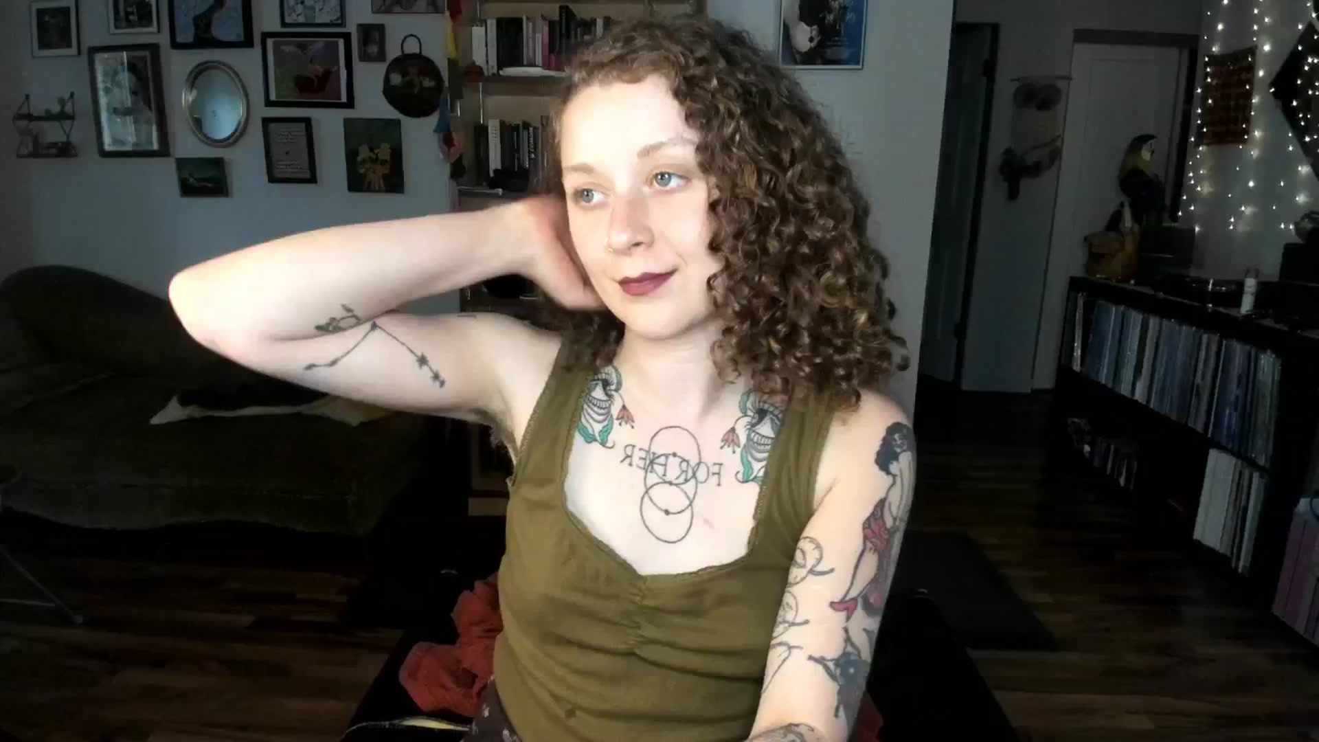 Gallery image thumbnail from PeachyQueen_'s myfreecams stream on, 06/12/2025, 21:30 image 4 of 20