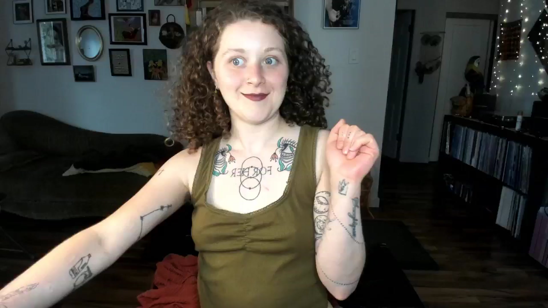 Gallery image thumbnail from PeachyQueen_'s myfreecams stream on, 06/12/2025, 21:30 image 10 of 20