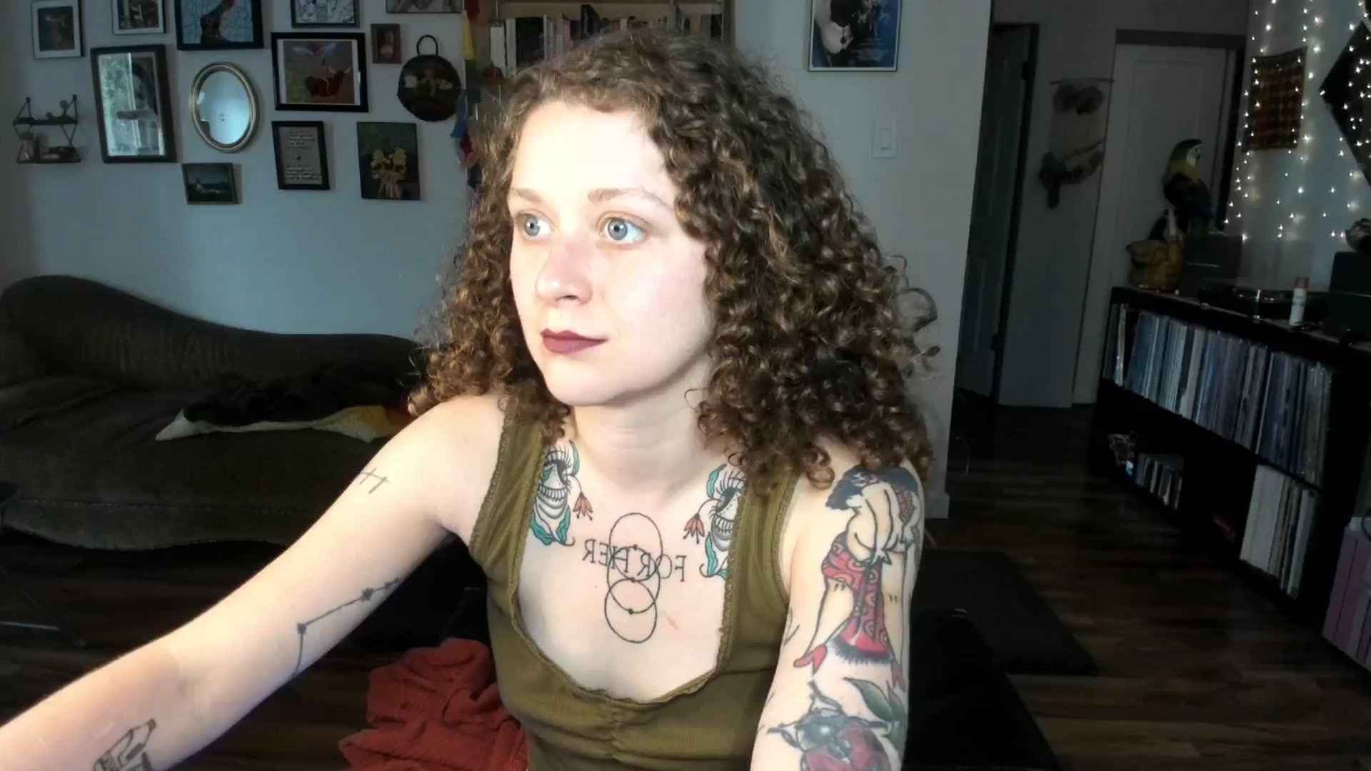 Gallery image thumbnail from PeachyQueen_'s myfreecams stream on, 06/12/2025, 21:30 image 19 of 20