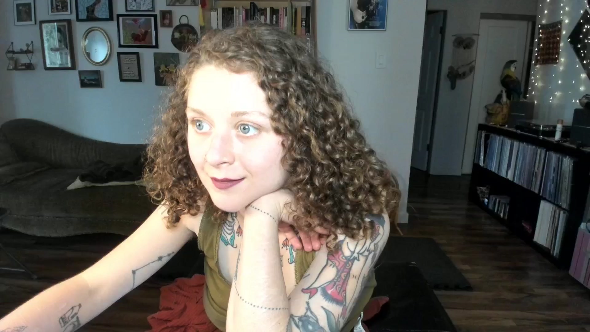 Gallery image thumbnail from PeachyQueen_'s myfreecams stream on, 06/12/2025, 21:30 image 16 of 20