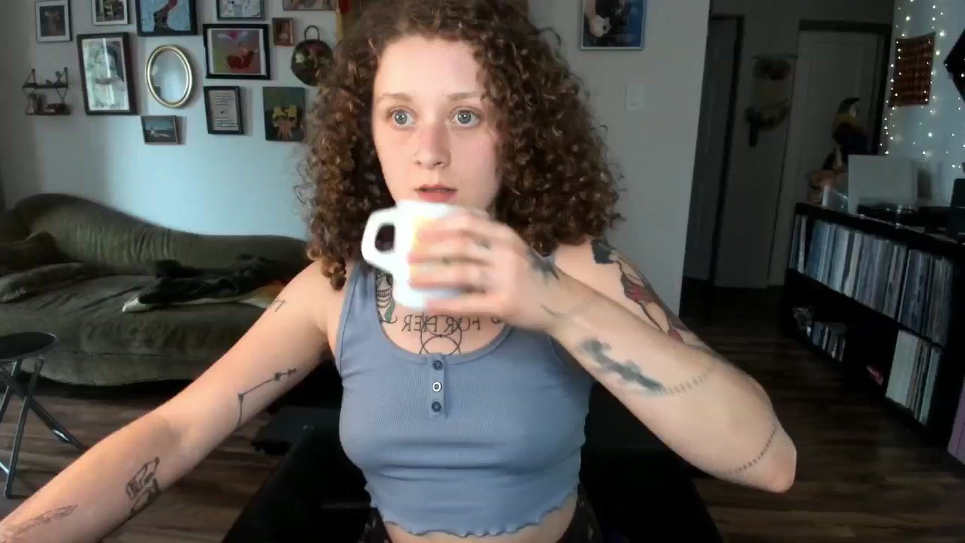 Gallery image thumbnail from PeachyQueen_'s myfreecams stream on, 06/13/2025, 21:10 image 12 of 20