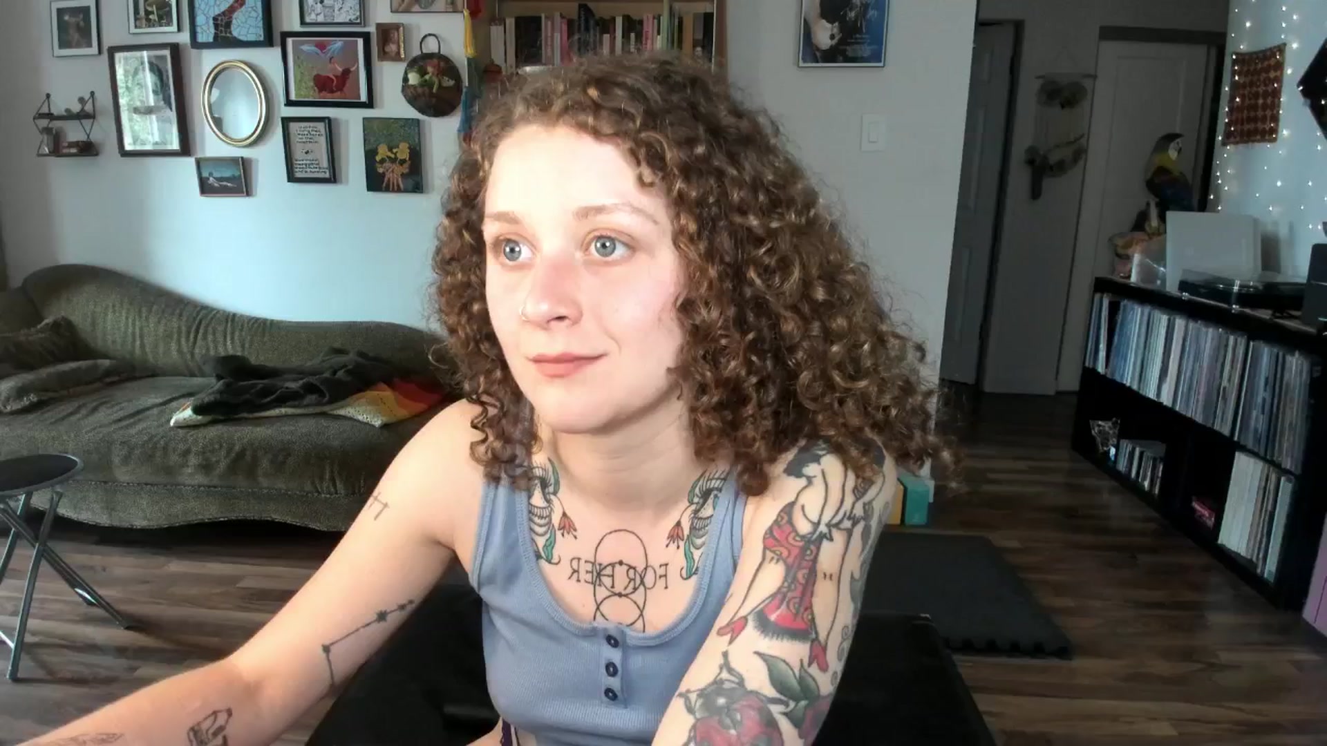 Gallery image thumbnail from PeachyQueen_'s myfreecams stream on, 06/13/2025, 21:10 image 17 of 20