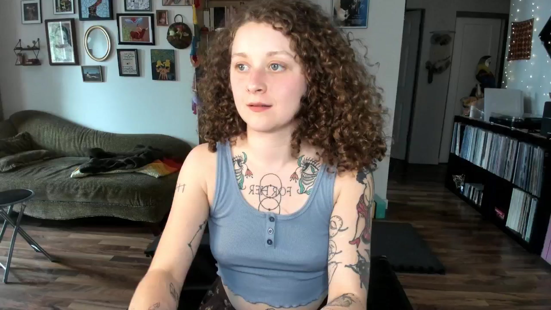 Gallery image thumbnail from PeachyQueen_'s myfreecams stream on, 06/13/2025, 21:10 image 1 of 20