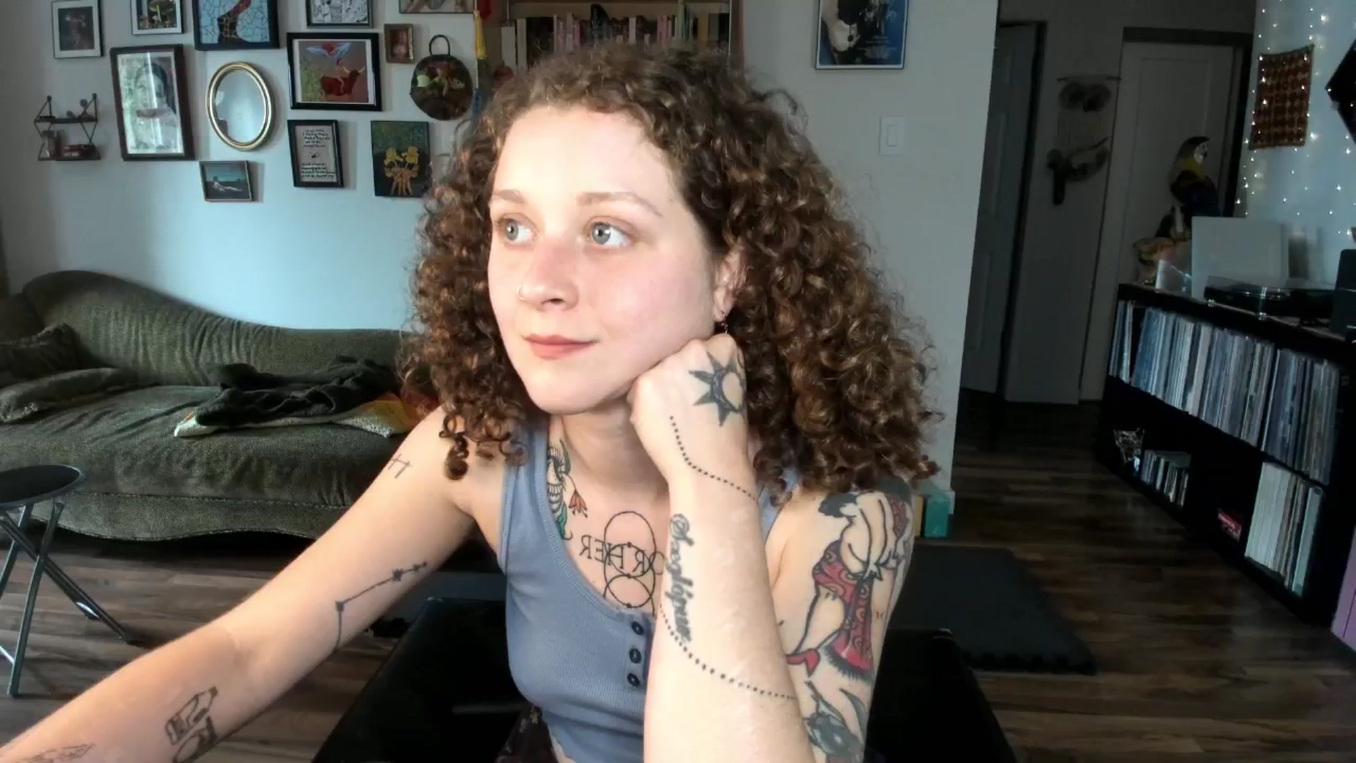 Gallery image thumbnail from PeachyQueen_'s myfreecams stream on, 06/13/2025, 21:10 image 7 of 20