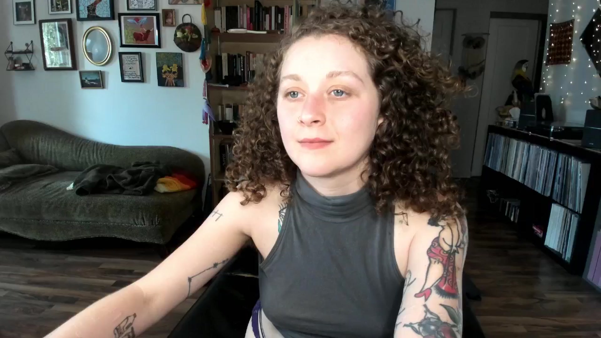 Gallery image thumbnail from PeachyQueen_'s myfreecams stream on, 06/16/2025, 20:13 image 7 of 20