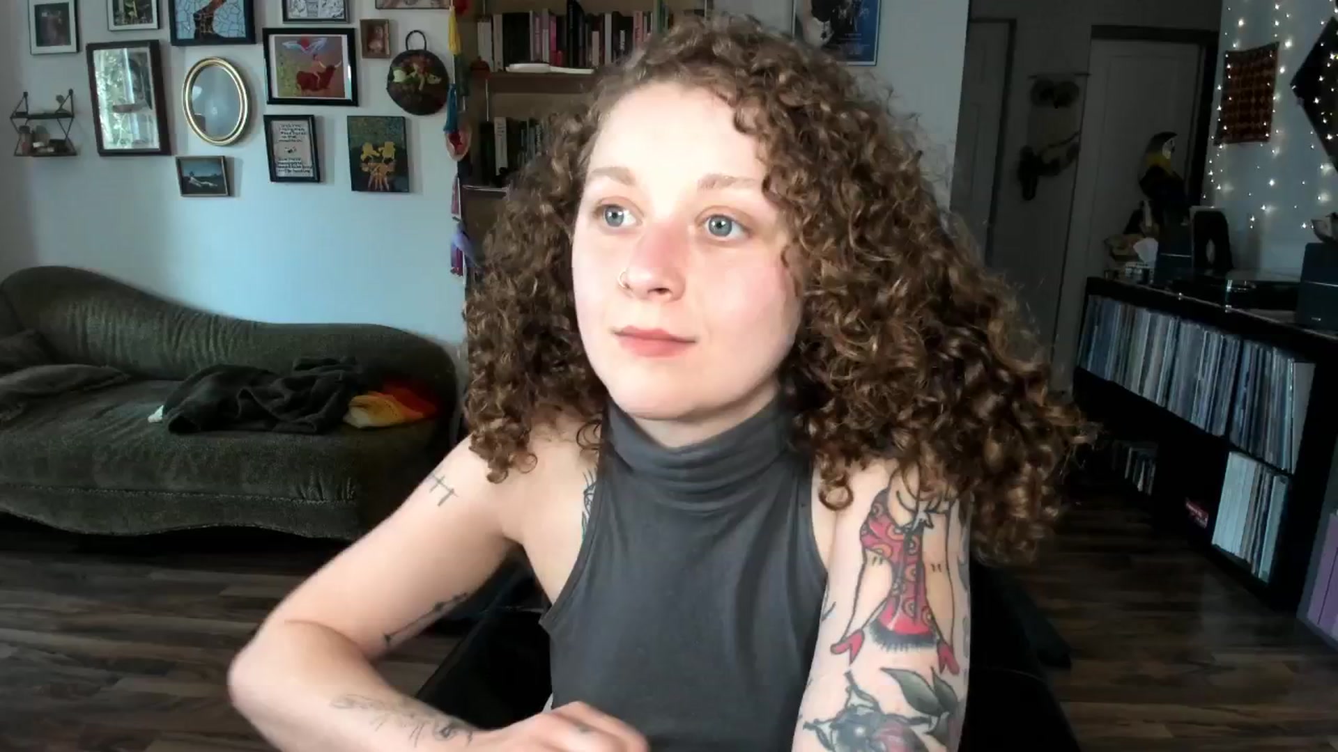 Gallery image thumbnail from PeachyQueen_'s myfreecams stream on, 06/16/2025, 20:13 image 5 of 20