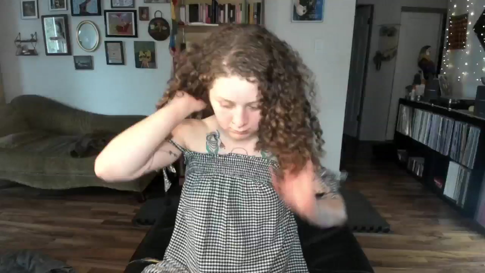 Gallery image thumbnail from PeachyQueen_'s myfreecams stream on, 06/18/2025, 21:08 image 20 of 20