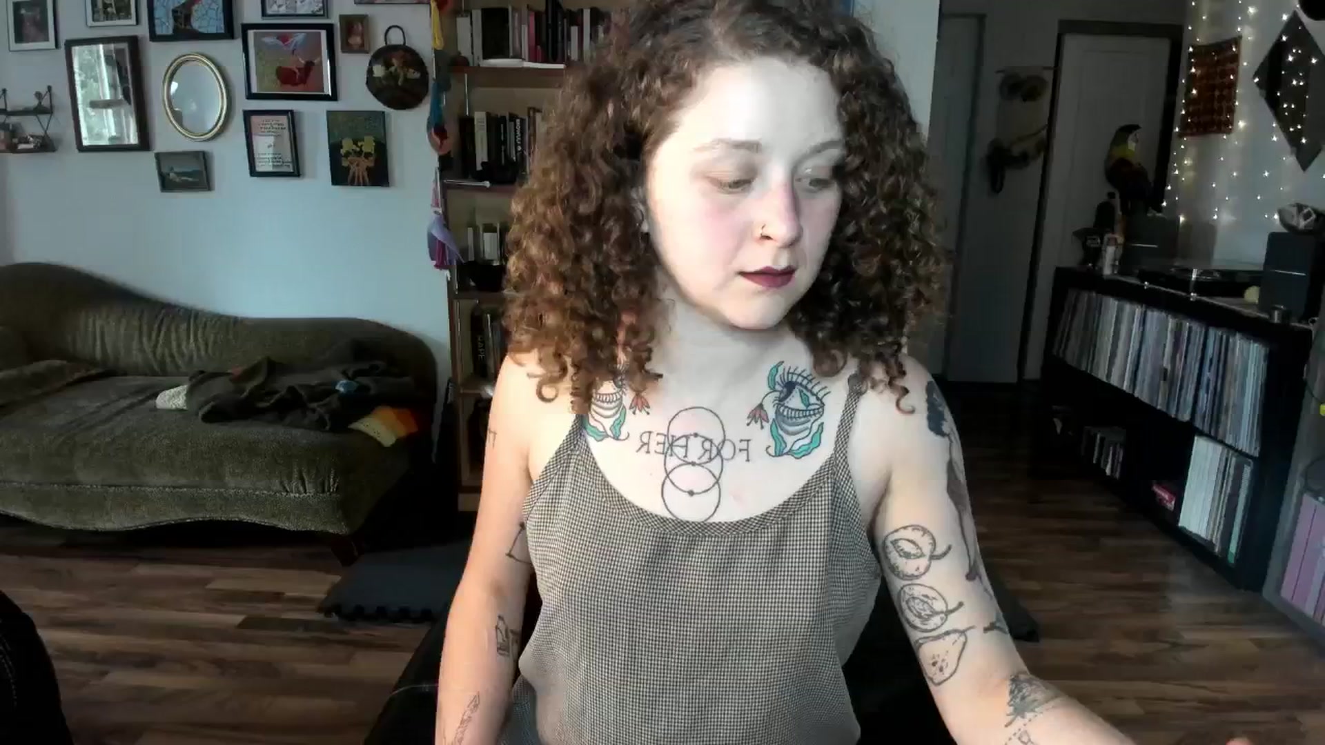 Gallery image thumbnail from PeachyQueen_'s myfreecams stream on, 06/20/2025, 20:44 image 16 of 20