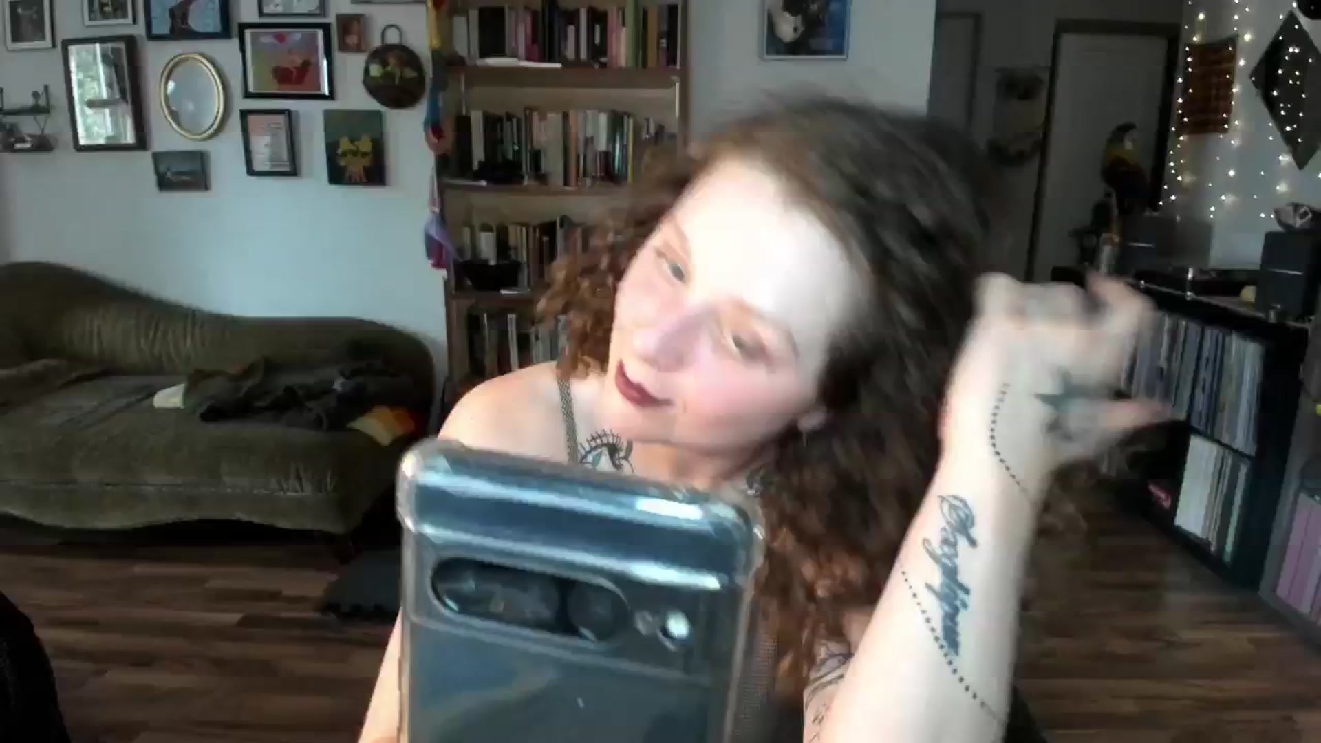 Gallery image thumbnail from PeachyQueen_'s myfreecams stream on, 06/20/2025, 20:44 image 6 of 20