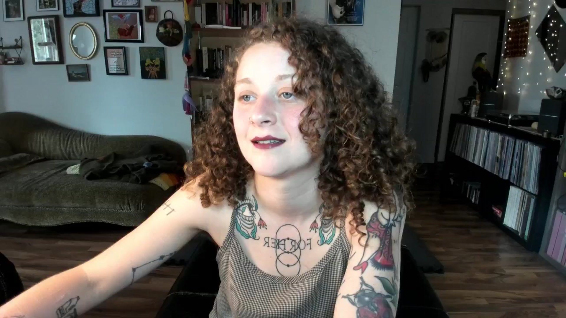 Gallery image thumbnail from PeachyQueen_'s myfreecams stream on, 06/20/2025, 20:44 image 17 of 20