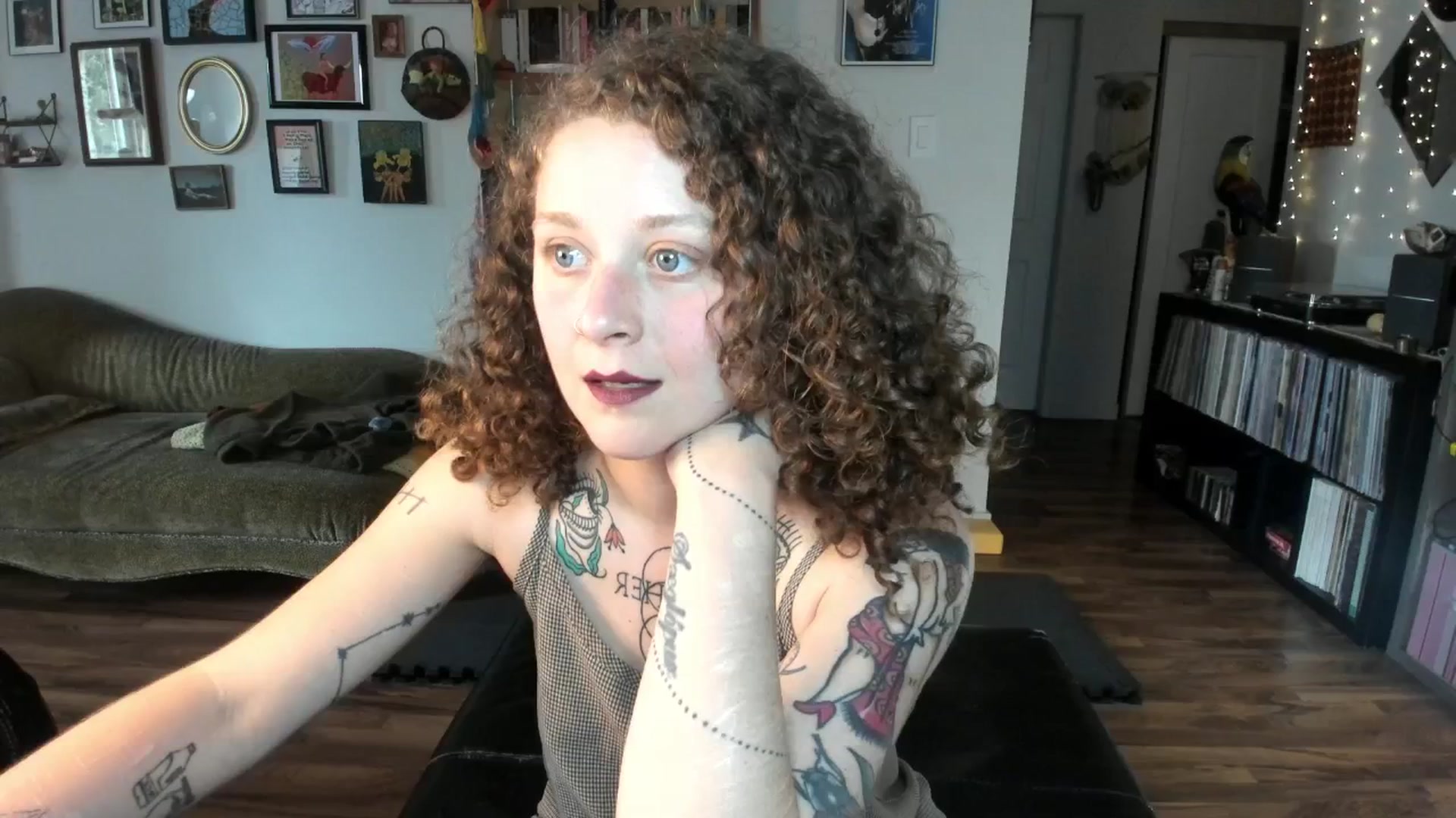 Gallery image thumbnail from PeachyQueen_'s myfreecams stream on, 06/20/2025, 20:44 image 12 of 20