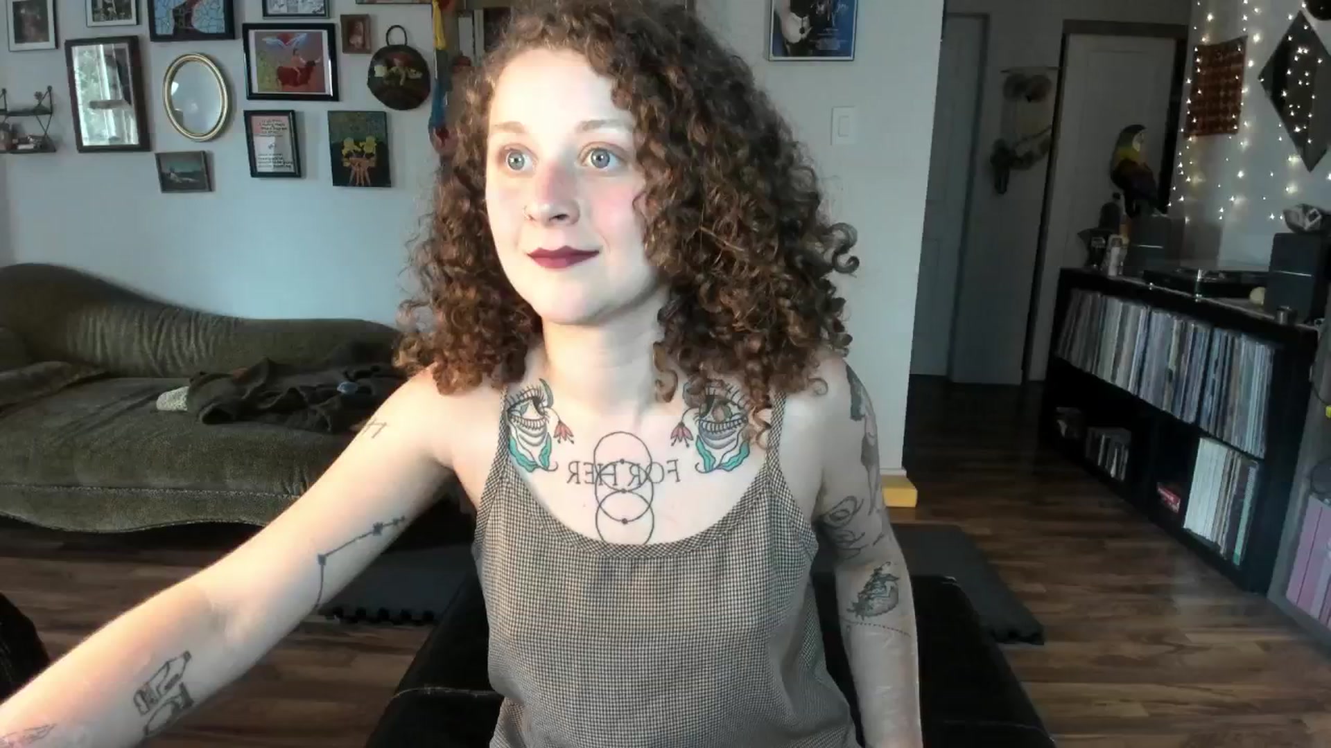 Gallery image thumbnail from PeachyQueen_'s myfreecams stream on, 06/20/2025, 20:44 image 14 of 20