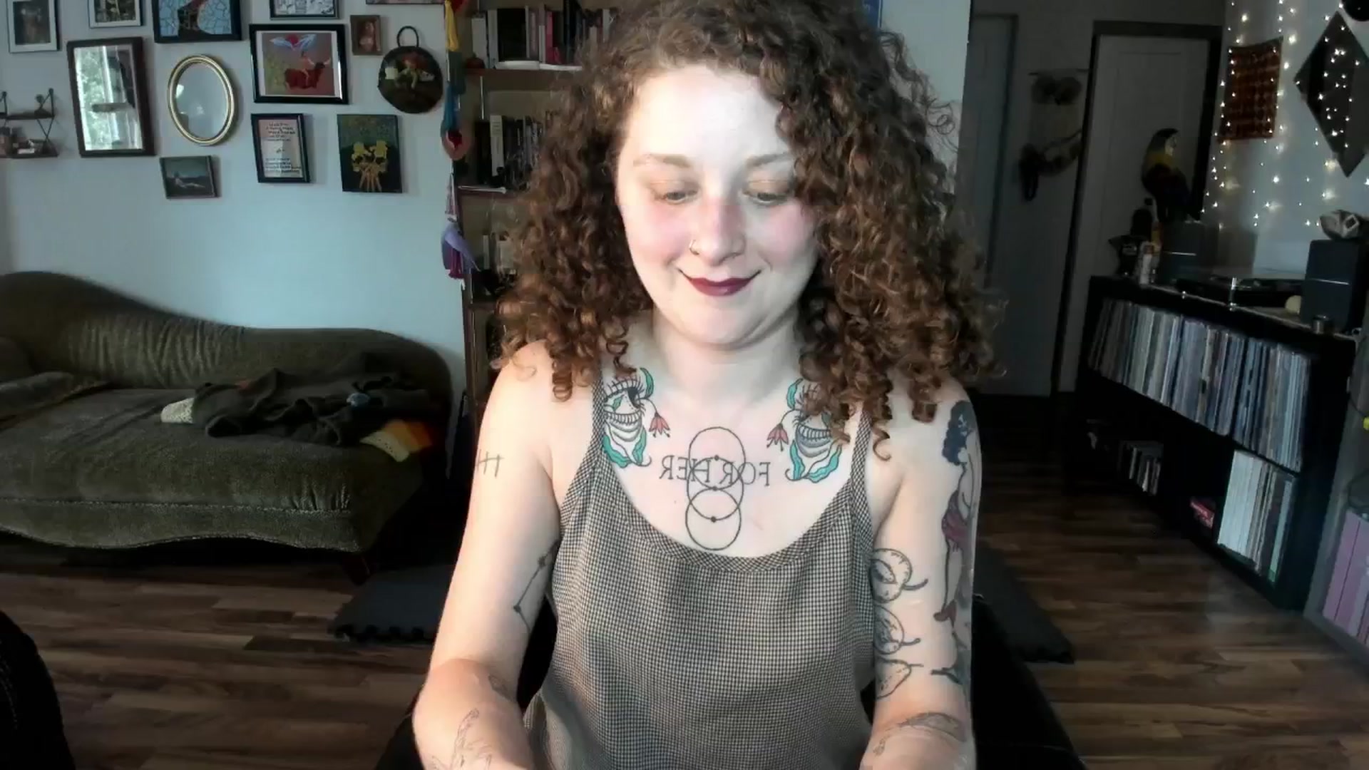 Gallery image thumbnail from PeachyQueen_'s myfreecams stream on, 06/20/2025, 20:44 image 7 of 20