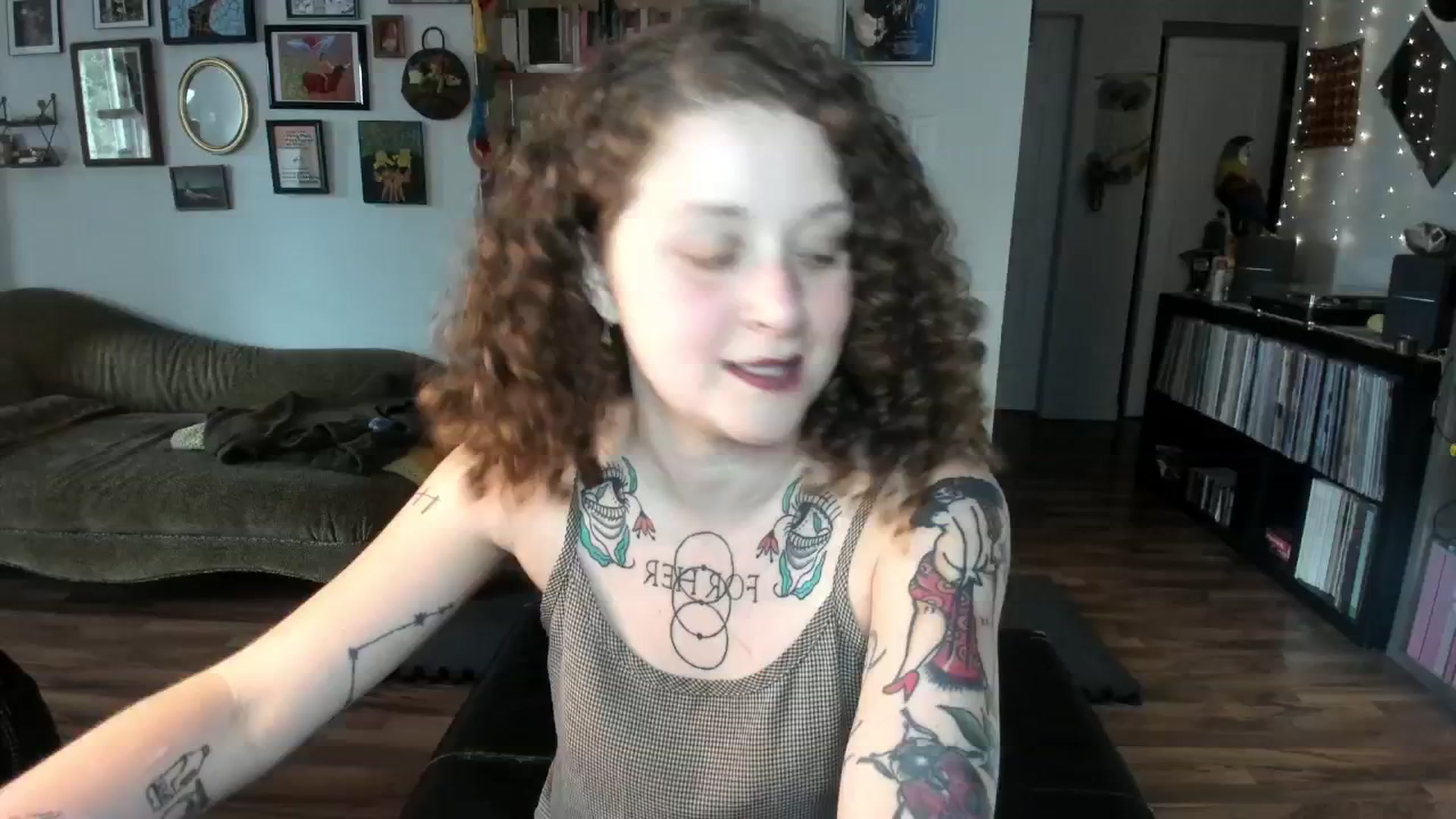 Gallery image thumbnail from PeachyQueen_'s myfreecams stream on, 06/20/2025, 20:44 image 15 of 20