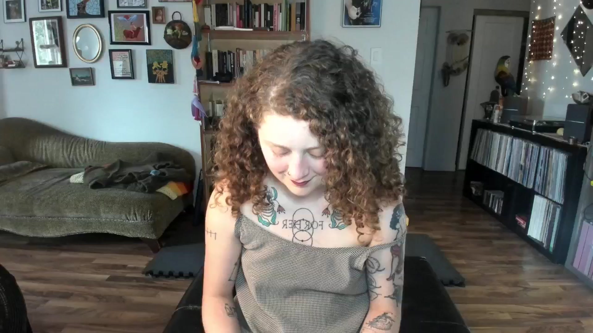 Gallery image thumbnail from PeachyQueen_'s myfreecams stream on, 06/20/2025, 20:44 image 11 of 20