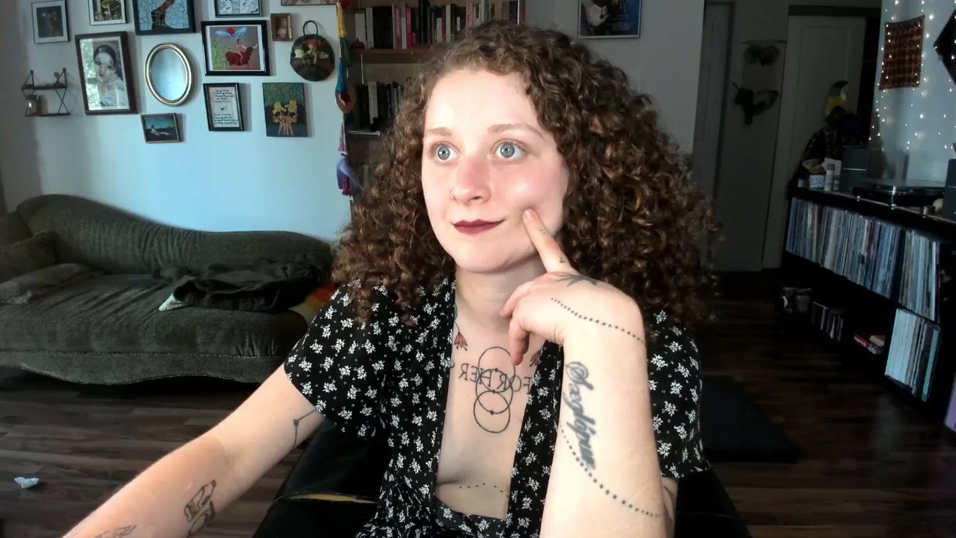 Gallery image thumbnail from PeachyQueen_'s myfreecams stream on, 06/25/2025, 21:30 image 19 of 20
