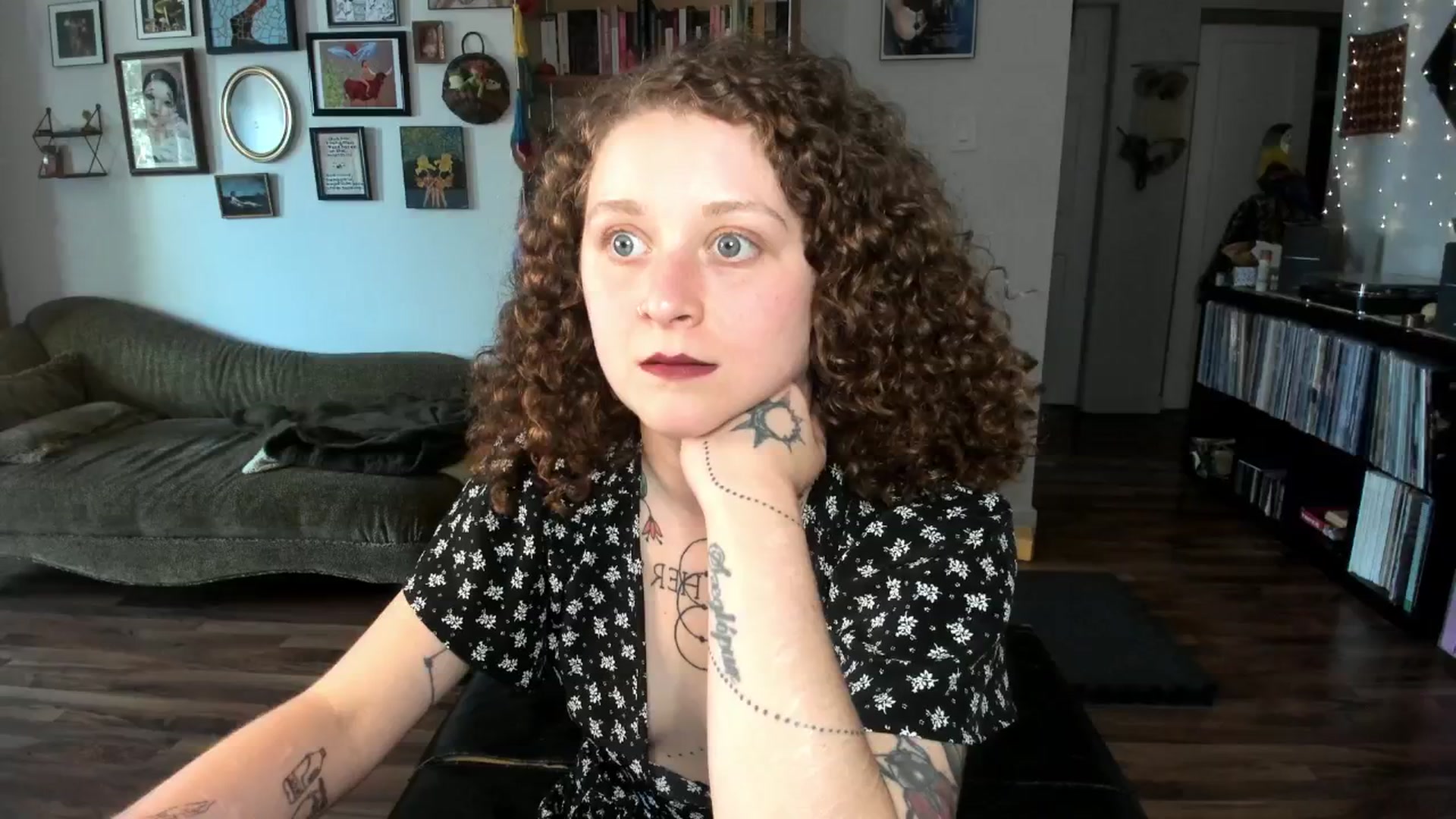 Gallery image thumbnail from PeachyQueen_'s myfreecams stream on, 06/25/2025, 21:30 image 7 of 20