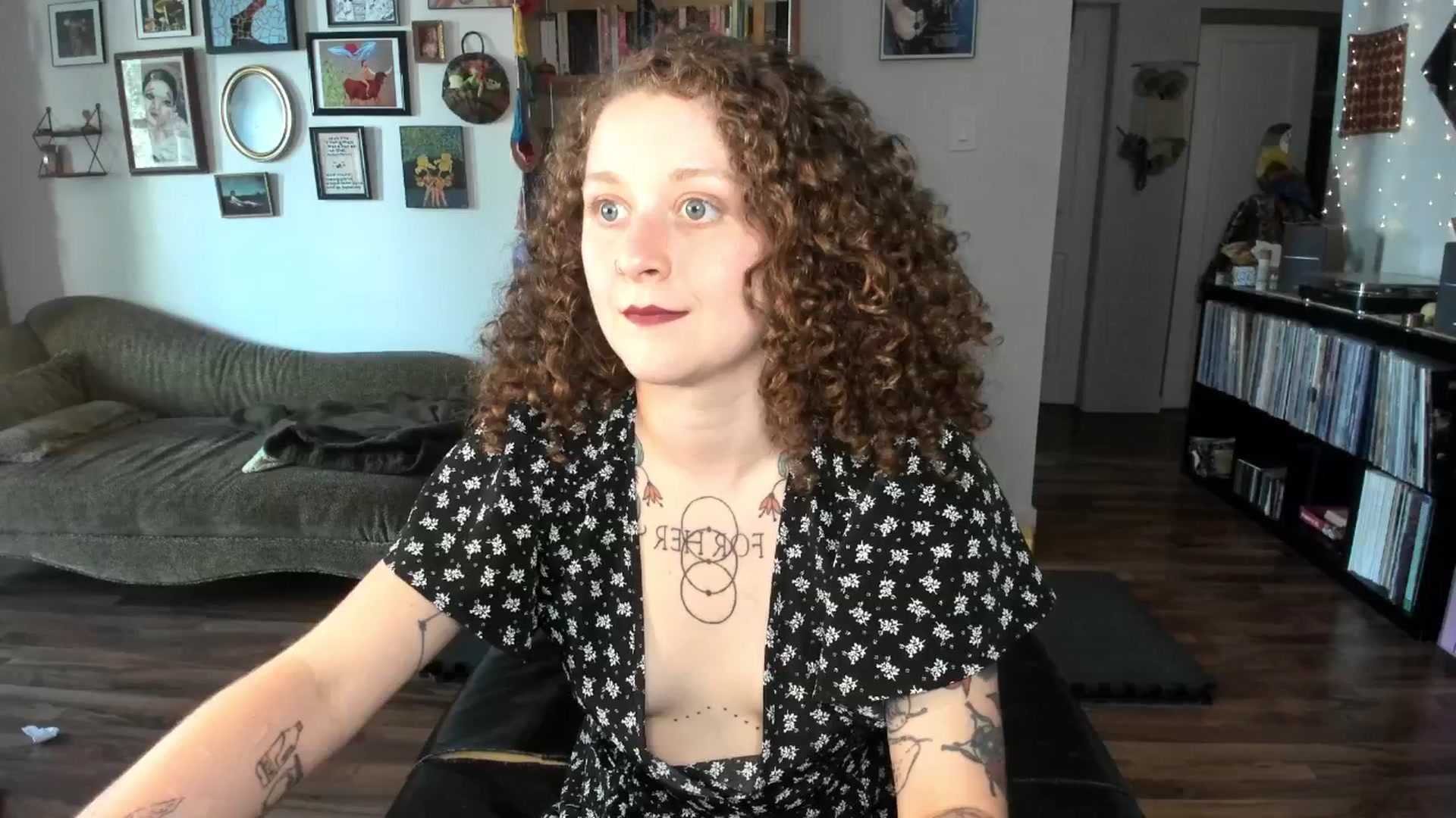 Gallery image thumbnail from PeachyQueen_'s myfreecams stream on, 06/25/2025, 21:30 image 20 of 20
