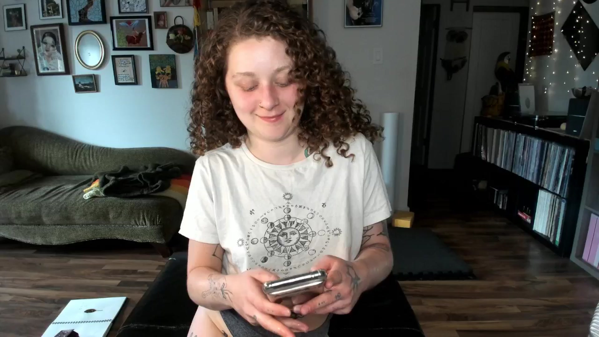 Gallery image thumbnail from PeachyQueen_'s myfreecams stream on, 07/03/2025, 19:53 image 6 of 20
