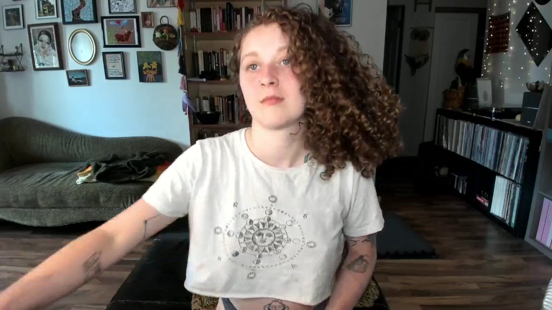 Gallery image thumbnail from PeachyQueen_'s myfreecams stream on, 07/03/2025, 19:53 image 15 of 20