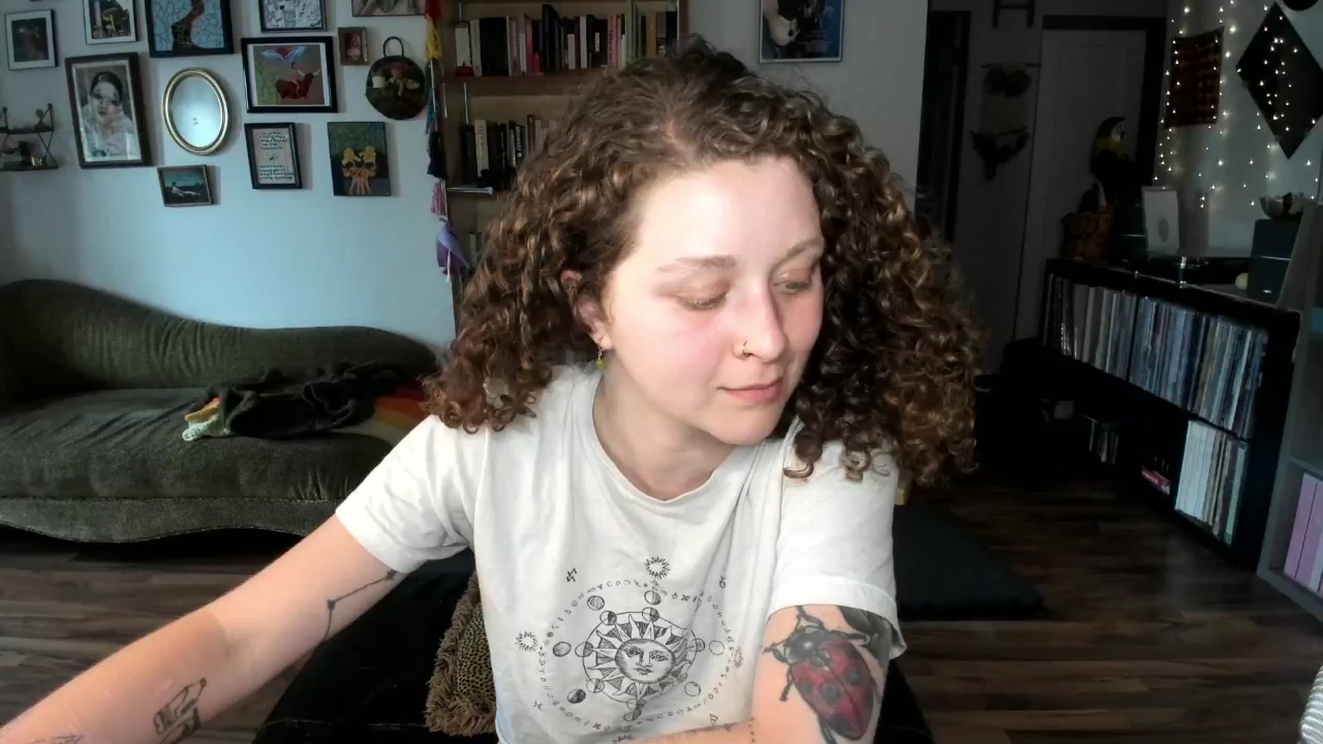 Gallery image thumbnail from PeachyQueen_'s myfreecams stream on, 07/03/2025, 20:24 image 4 of 20
