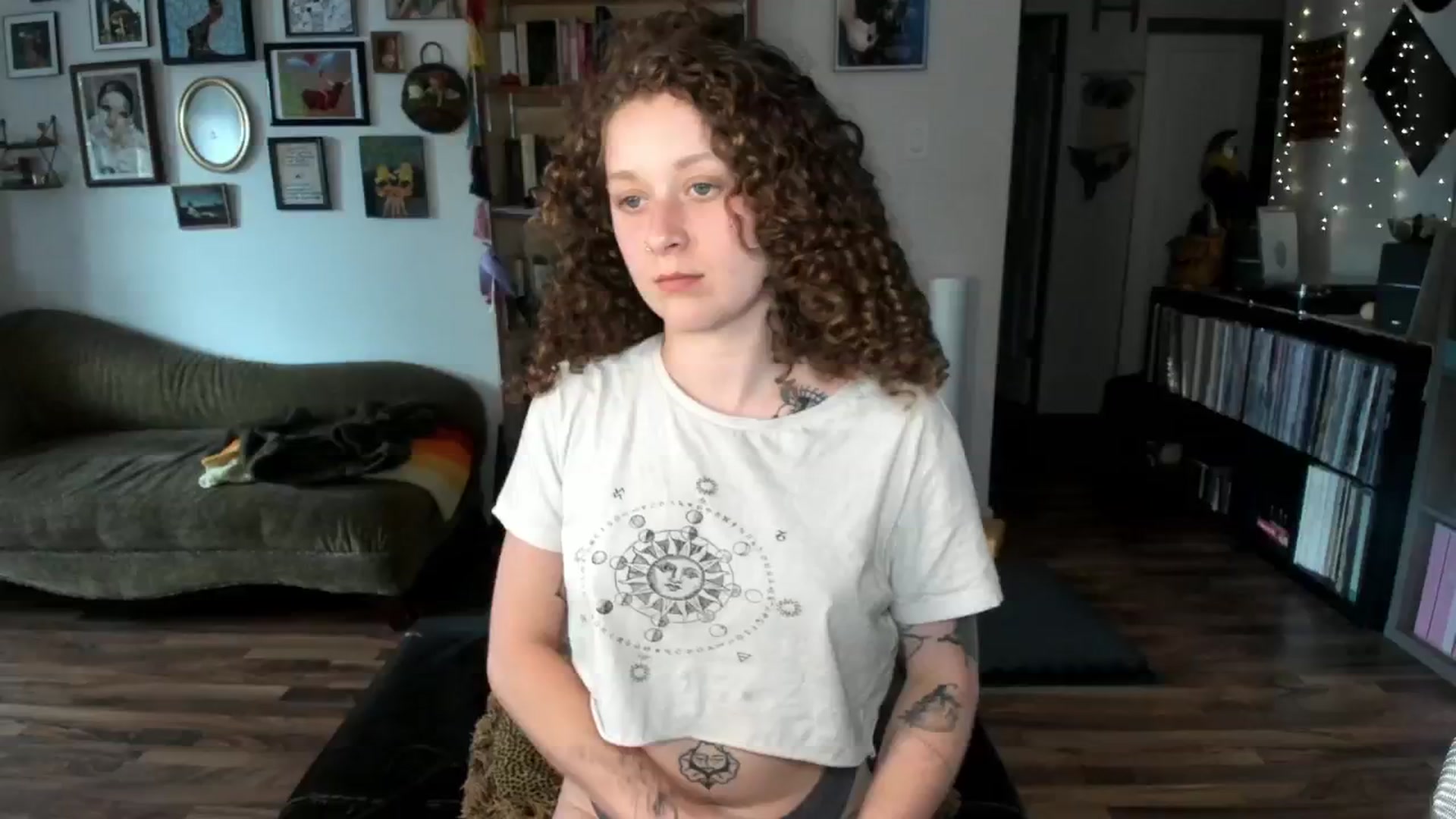 Gallery image thumbnail from PeachyQueen_'s myfreecams stream on, 07/03/2025, 20:24 image 2 of 20