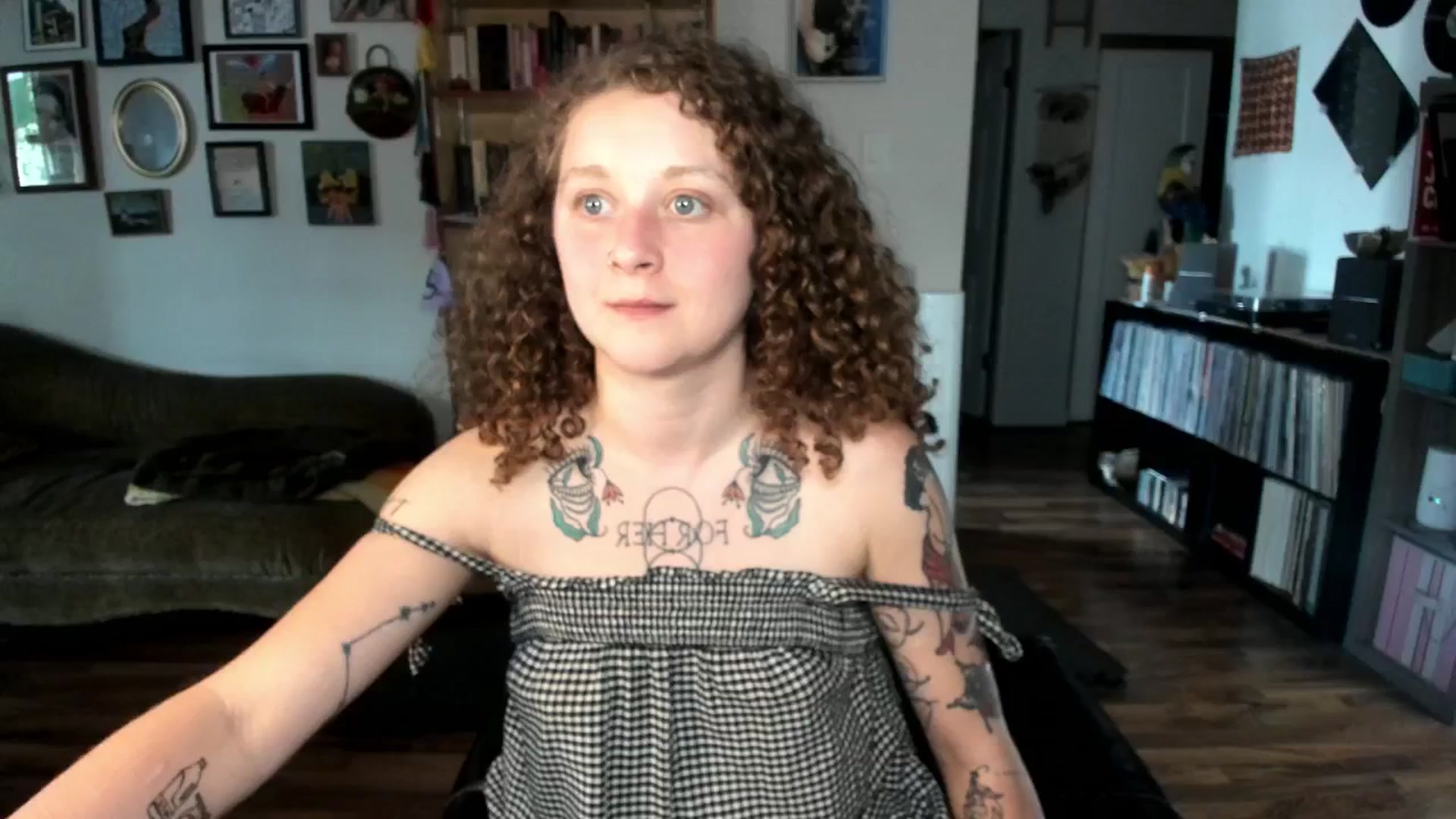 Gallery image thumbnail from PeachyQueen_'s myfreecams stream on, 07/07/2025, 23:09 image 8 of 20