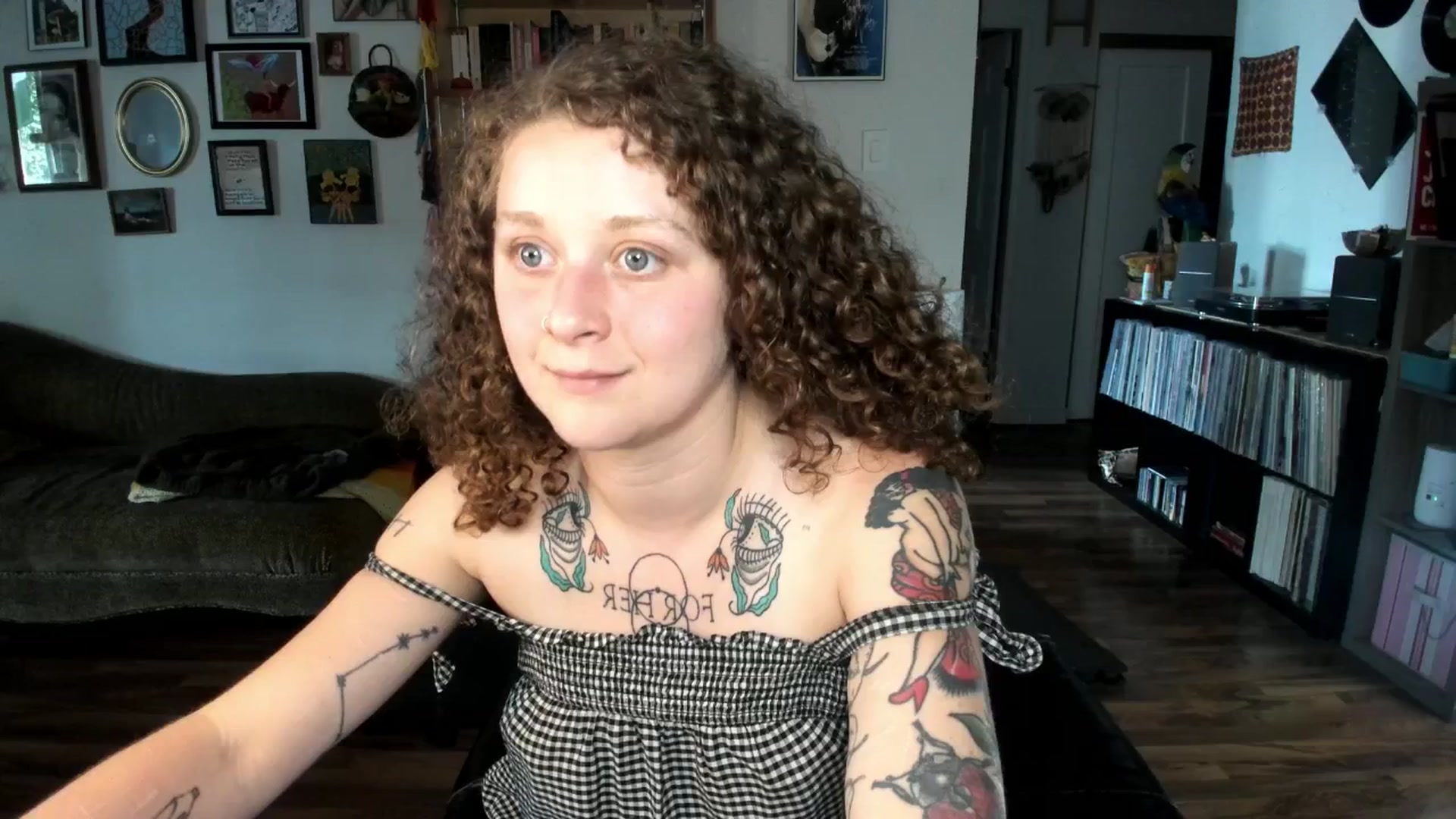 Gallery image thumbnail from PeachyQueen_'s myfreecams stream on, 07/07/2025, 23:09 image 10 of 20