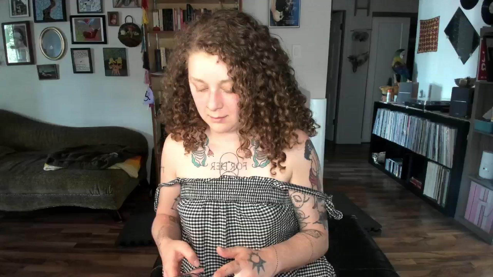 Gallery image thumbnail from PeachyQueen_'s myfreecams stream on, 07/07/2025, 23:09 image 17 of 20