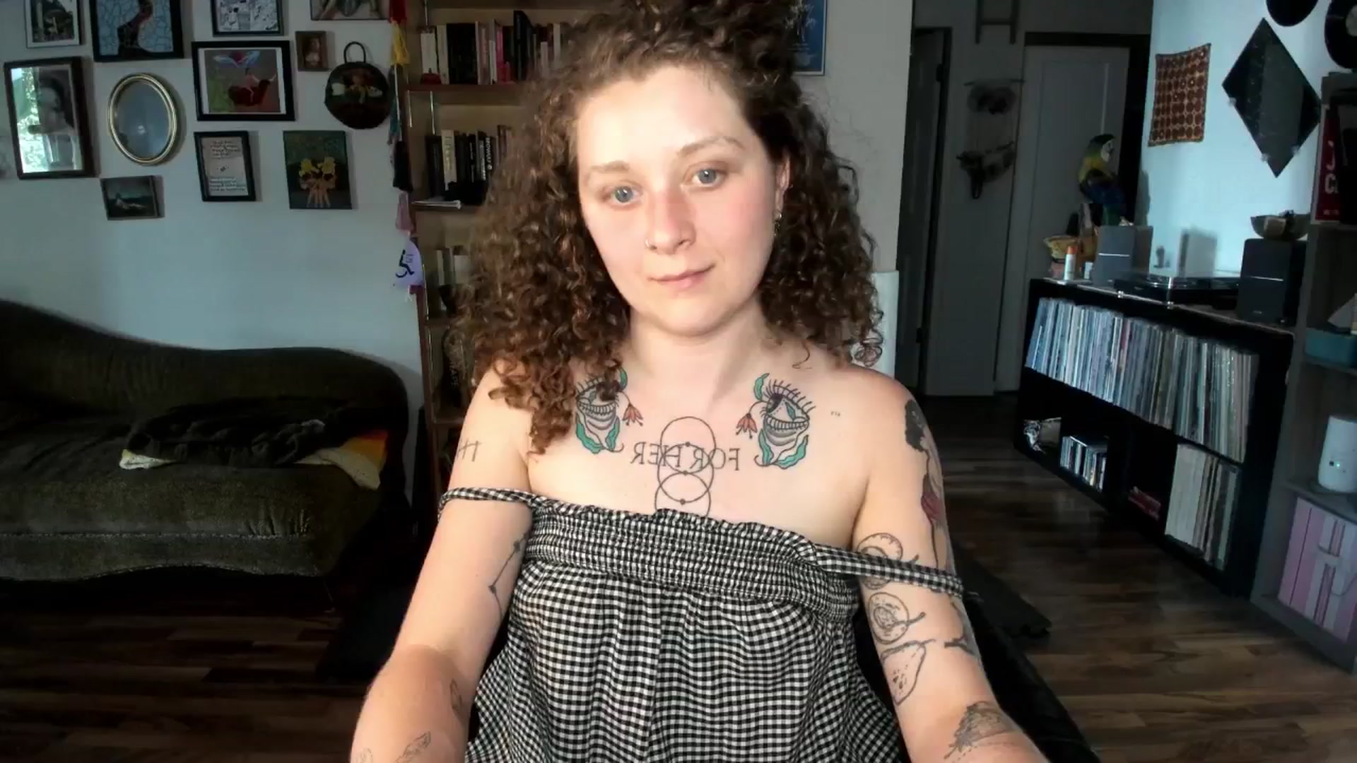 Gallery image thumbnail from PeachyQueen_'s myfreecams stream on, 07/07/2025, 23:09 image 15 of 20
