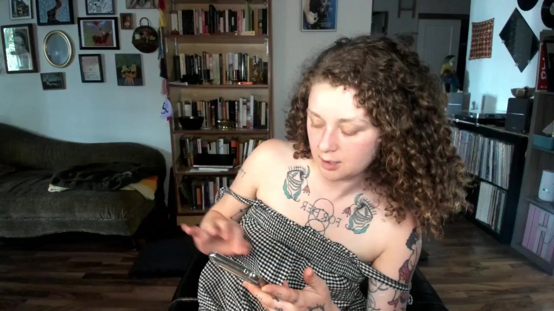 Gallery image thumbnail from PeachyQueen_'s myfreecams stream on, 07/07/2025, 23:09 image 16 of 20