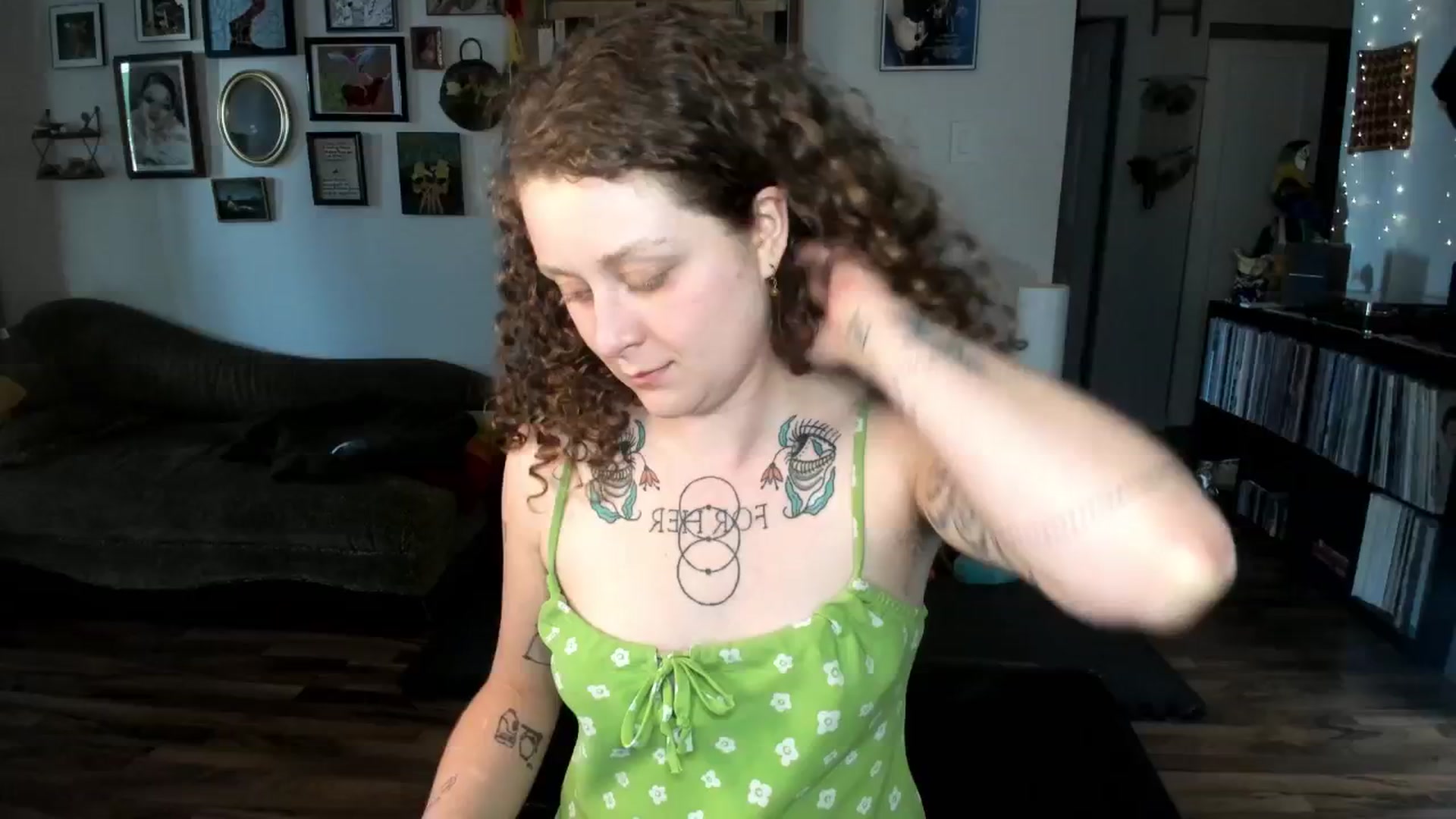 Gallery image thumbnail from PeachyQueen_'s myfreecams stream on, 07/09/2025, 21:17 image 6 of 20