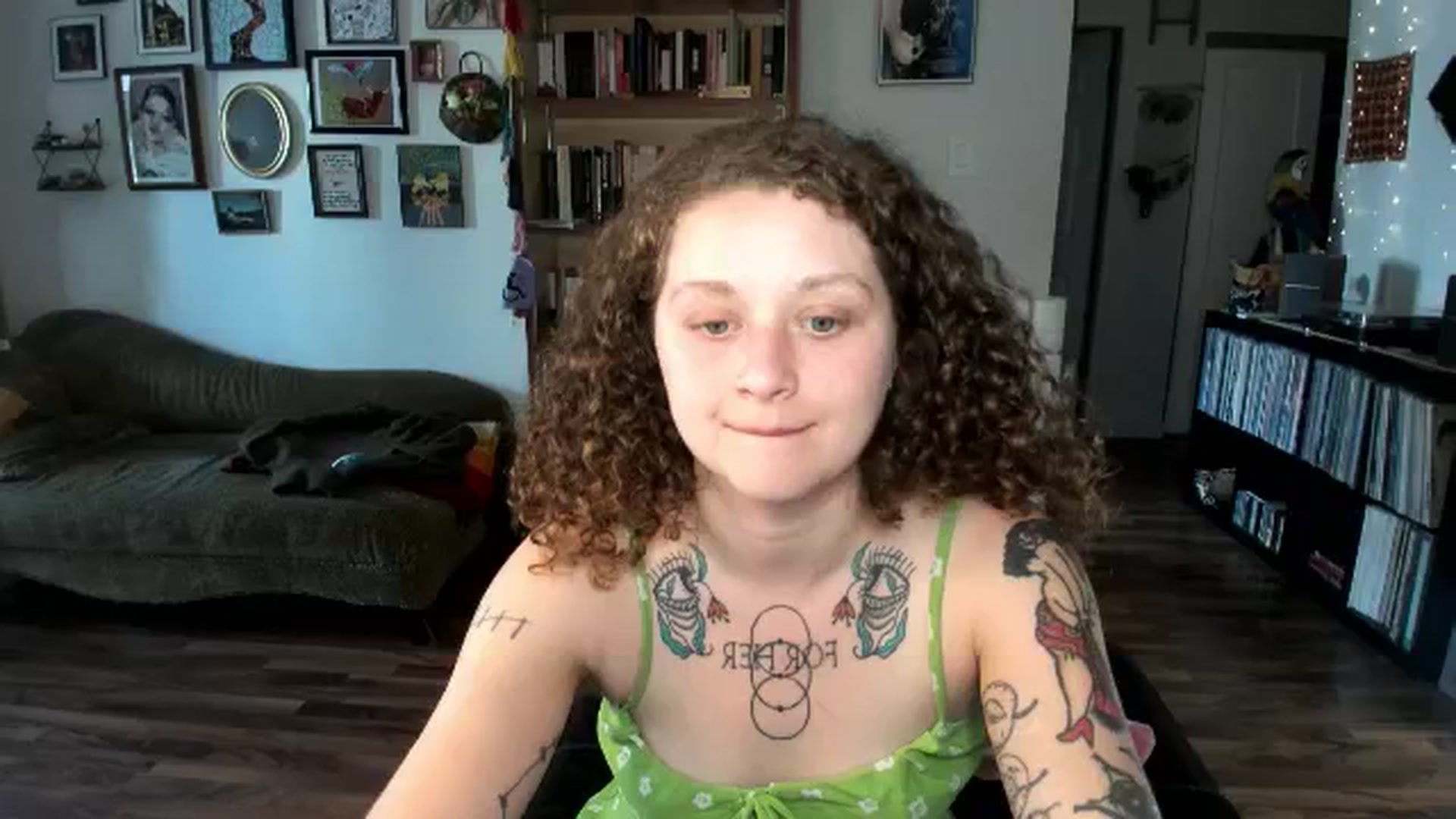 Gallery image thumbnail from PeachyQueen_'s myfreecams stream on, 07/09/2025, 21:17 image 16 of 20