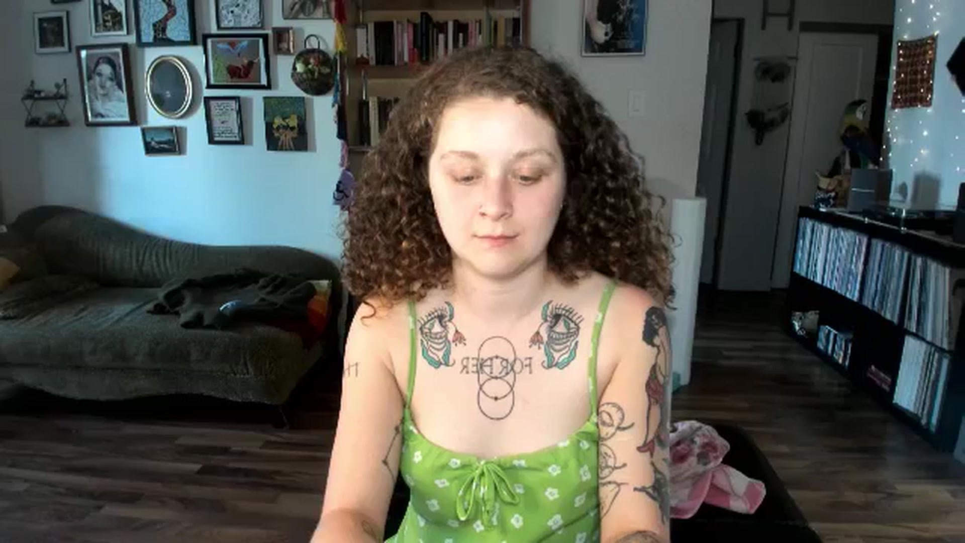 Gallery image thumbnail from PeachyQueen_'s myfreecams stream on, 07/09/2025, 21:17 image 14 of 20