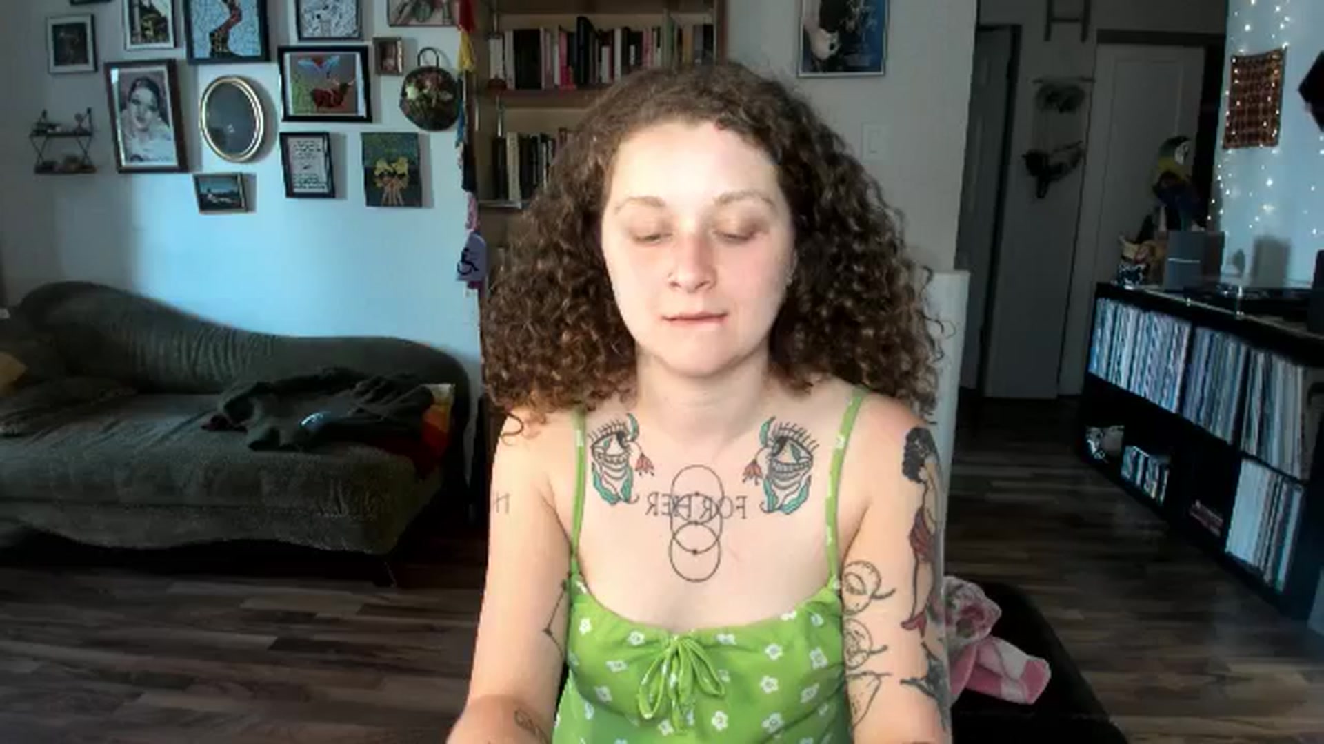 Gallery image thumbnail from PeachyQueen_'s myfreecams stream on, 07/09/2025, 21:17 image 13 of 20