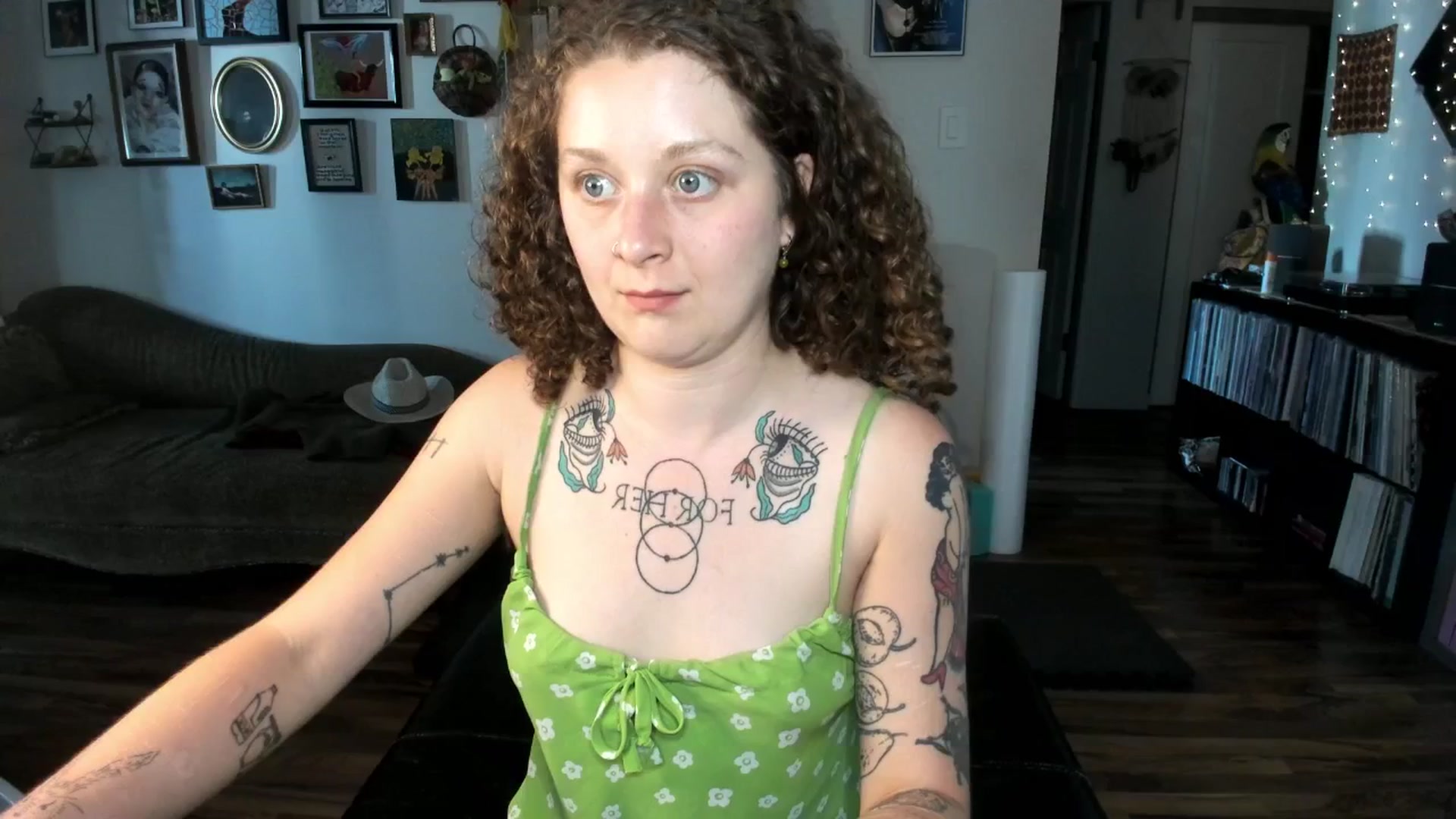 Gallery image thumbnail from PeachyQueen_'s myfreecams stream on, 07/11/2025, 22:37 image 19 of 20