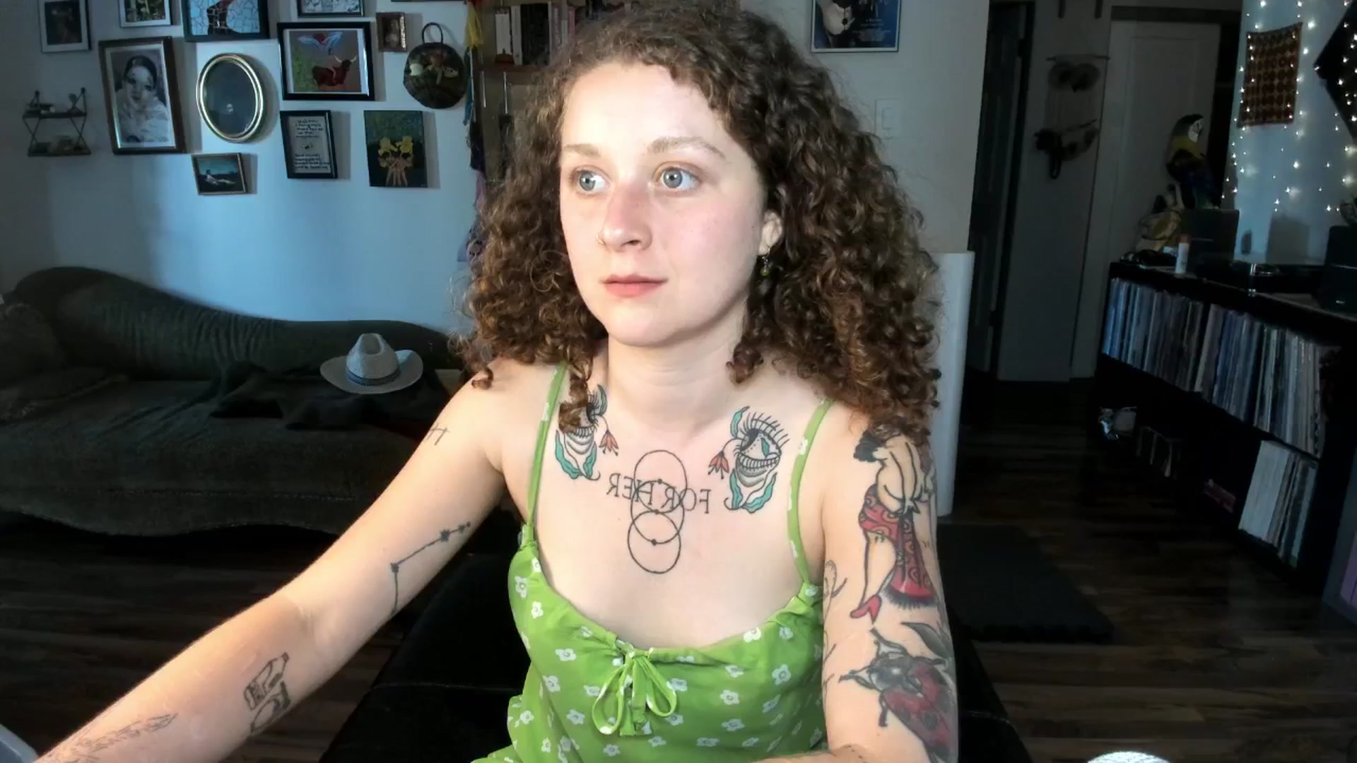 Gallery image thumbnail from PeachyQueen_'s myfreecams stream on, 07/11/2025, 22:37 image 1 of 20