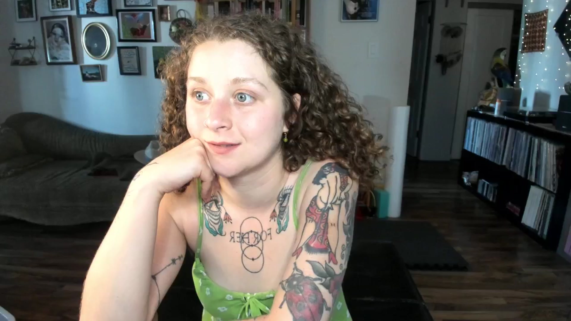 Gallery image thumbnail from PeachyQueen_'s myfreecams stream on, 07/11/2025, 22:37 image 20 of 20