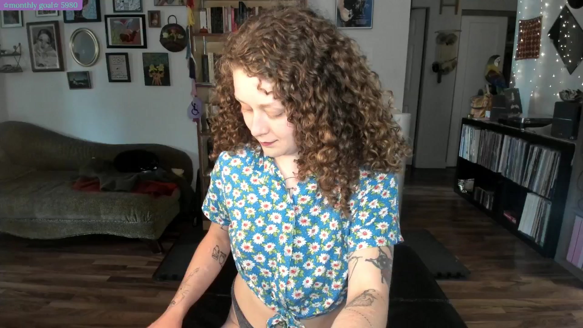 Gallery image thumbnail from PeachyQueen_'s myfreecams stream on, 07/14/2025, 20:18 image 13 of 20