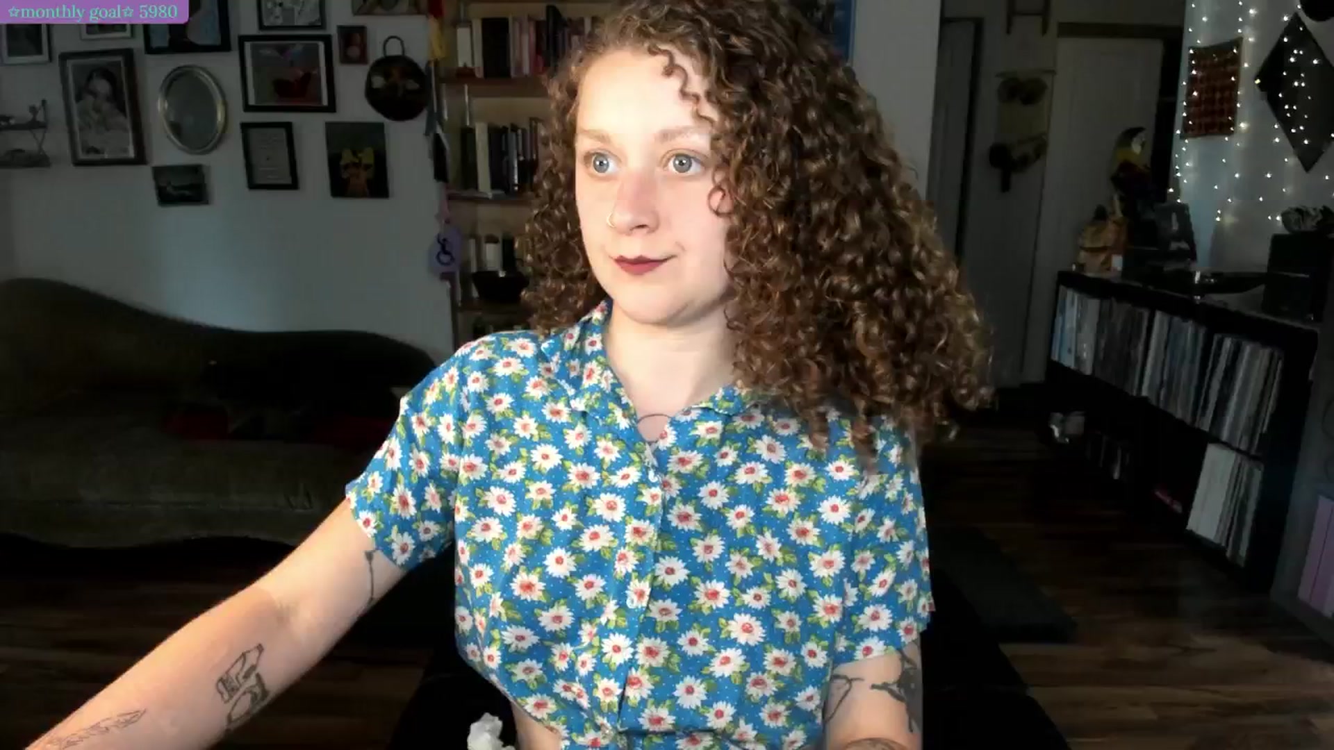 Gallery image thumbnail from PeachyQueen_'s myfreecams stream on, 07/14/2025, 20:18 image 5 of 20