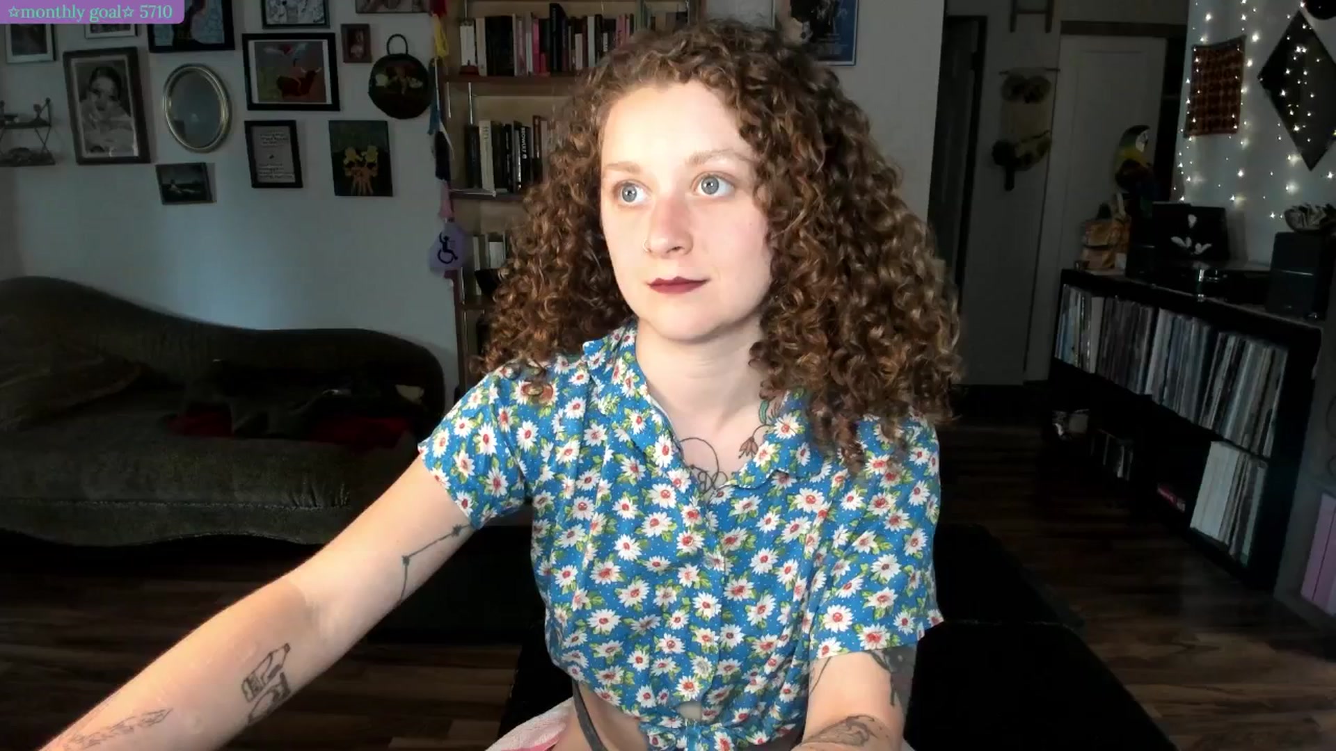 Gallery image thumbnail from PeachyQueen_'s myfreecams stream on, 07/14/2025, 21:01 image 19 of 20