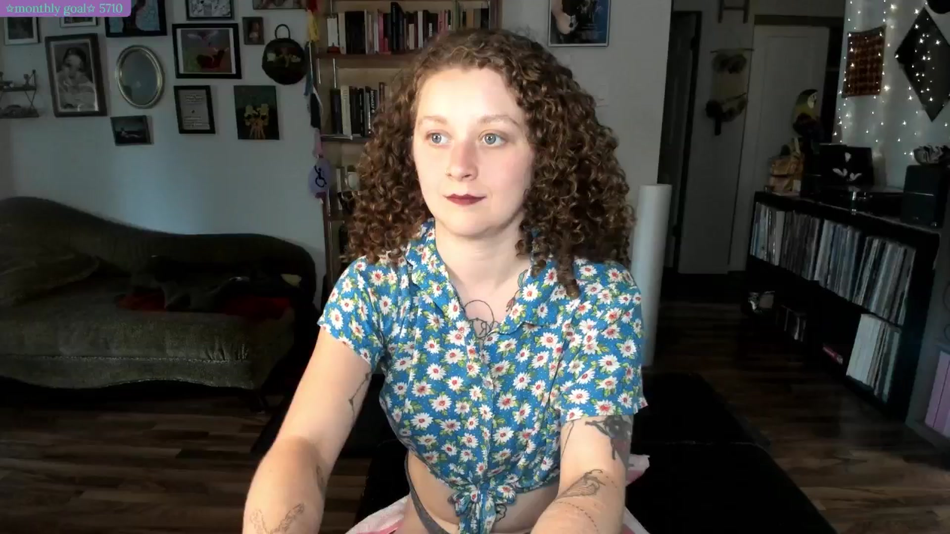Gallery image thumbnail from PeachyQueen_'s myfreecams stream on, 07/14/2025, 21:01 image 9 of 20