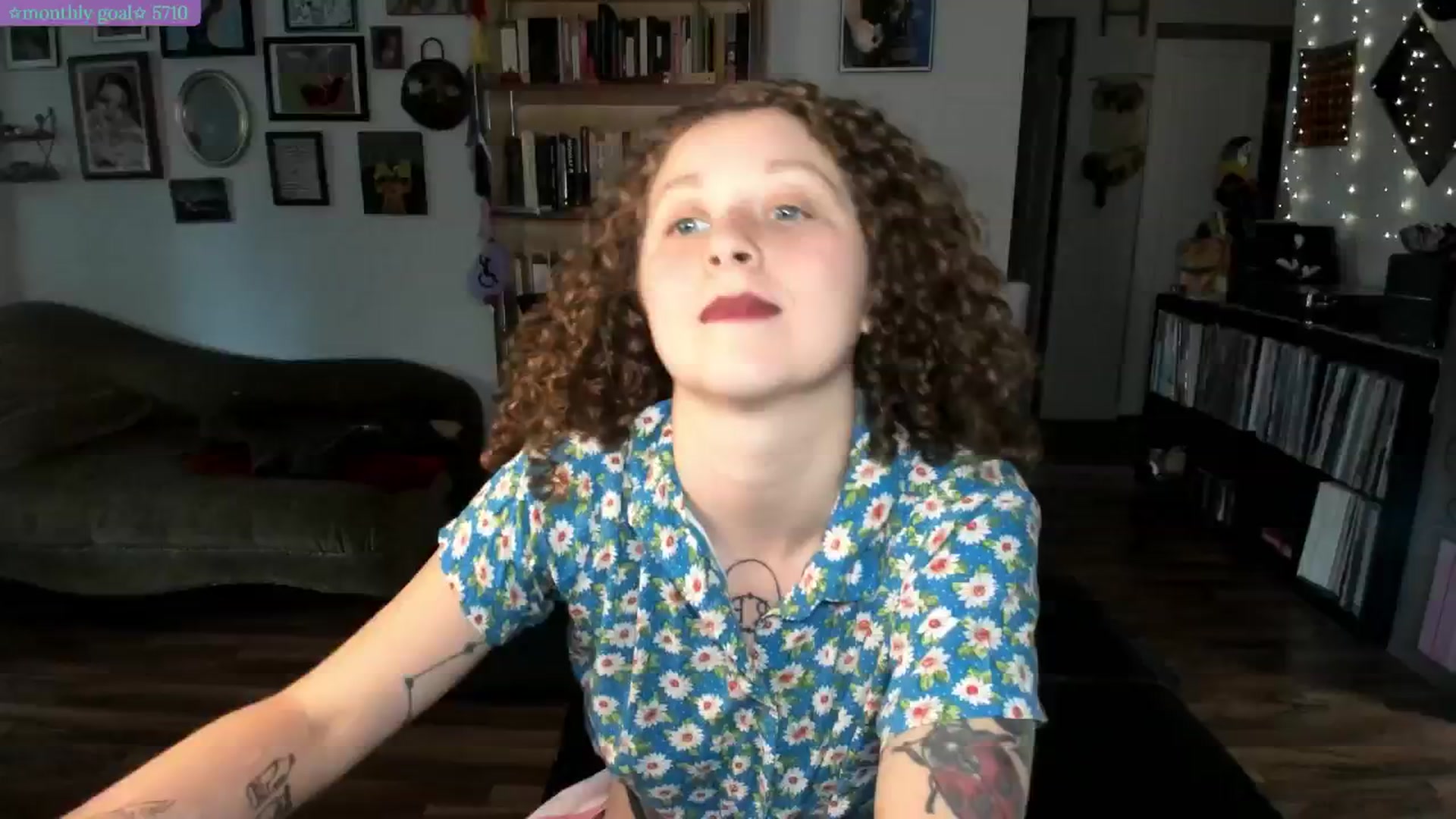Gallery image thumbnail from PeachyQueen_'s myfreecams stream on, 07/14/2025, 21:01 image 7 of 20